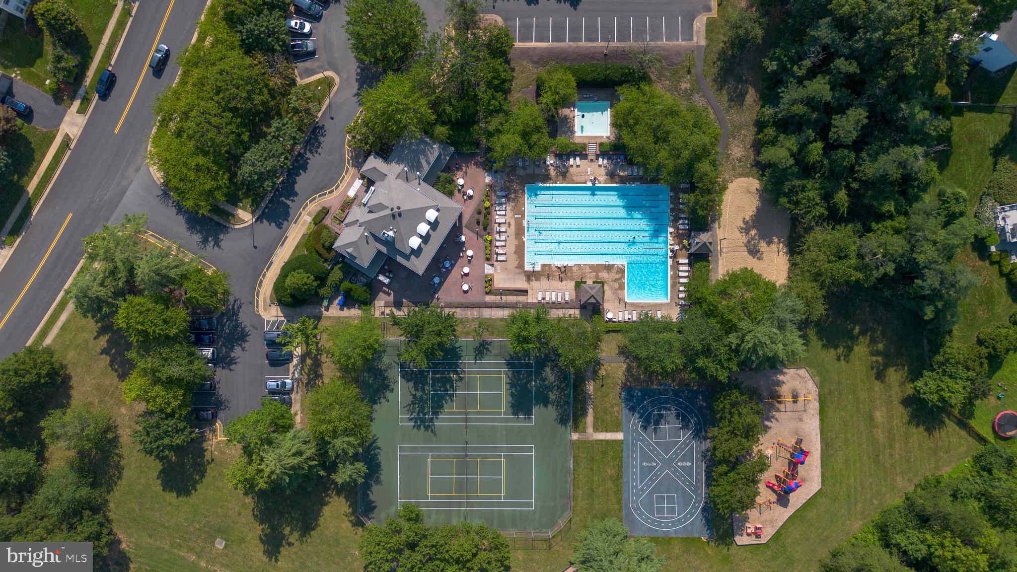 HAMPTON OAKS - Residential