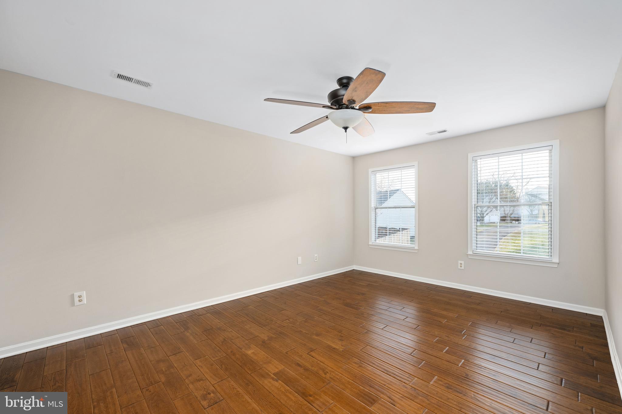 HAMPTON OAKS - Residential