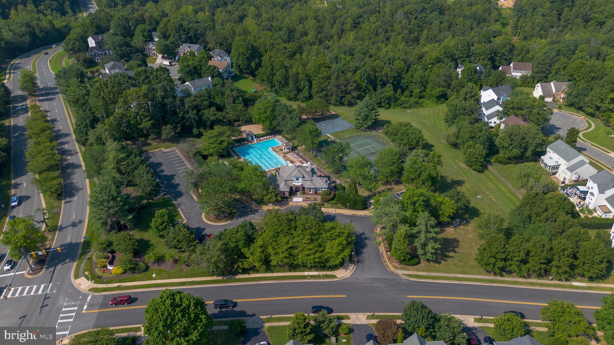 HAMPTON OAKS - Residential