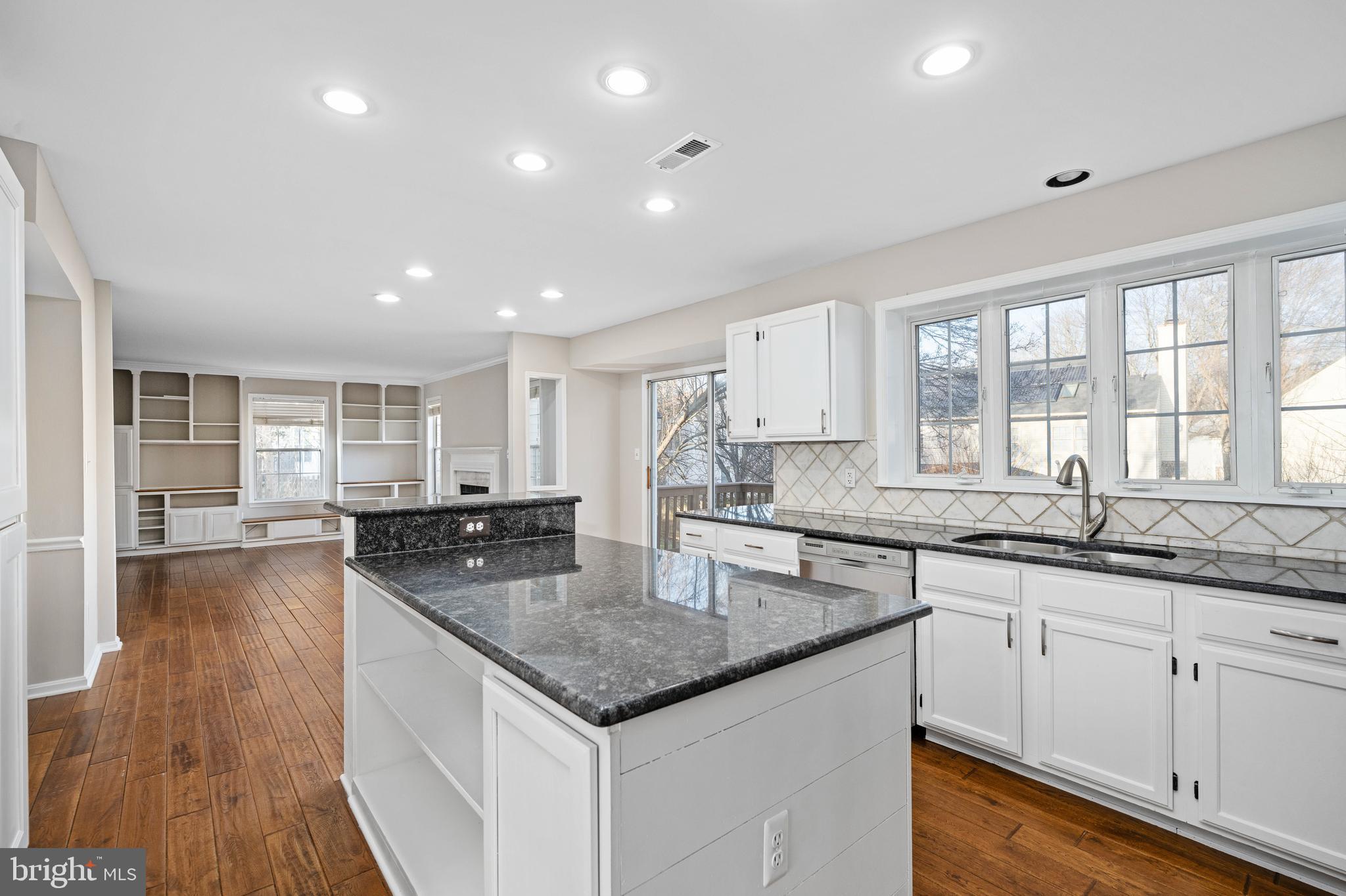 HAMPTON OAKS - Residential