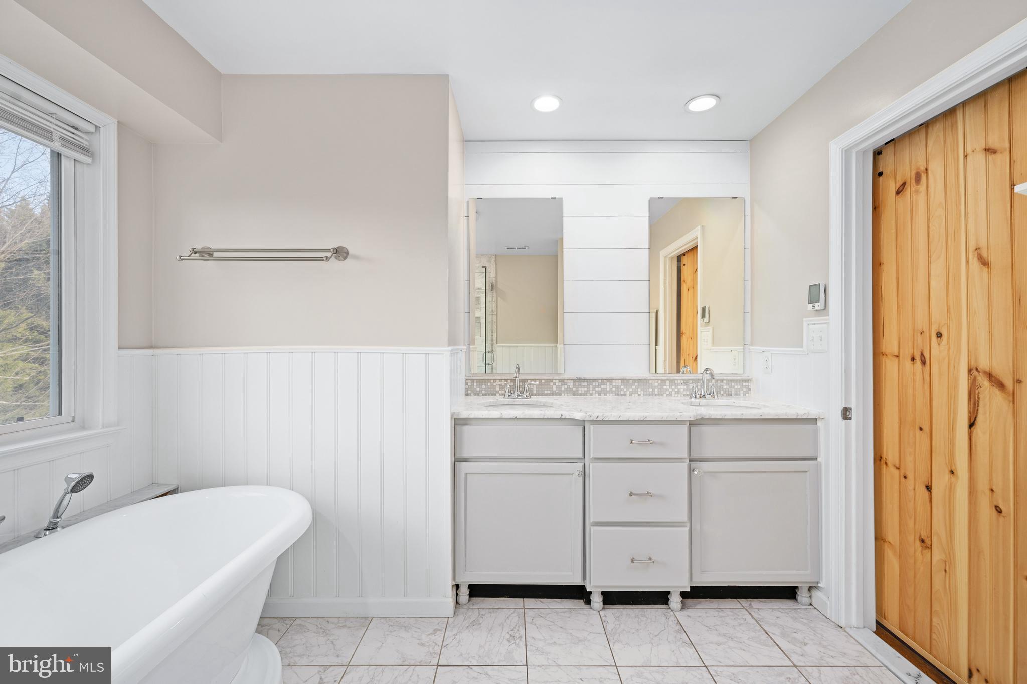 HAMPTON OAKS - Residential