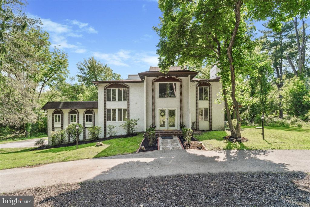 Photo of 430 E Rose Tree Road, MEDIA, PA 19063 (MLS # PADE2104810)