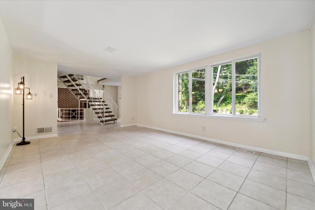 Photo of 430 E Rose Tree Road, MEDIA, PA 19063 (MLS # PADE2104810)