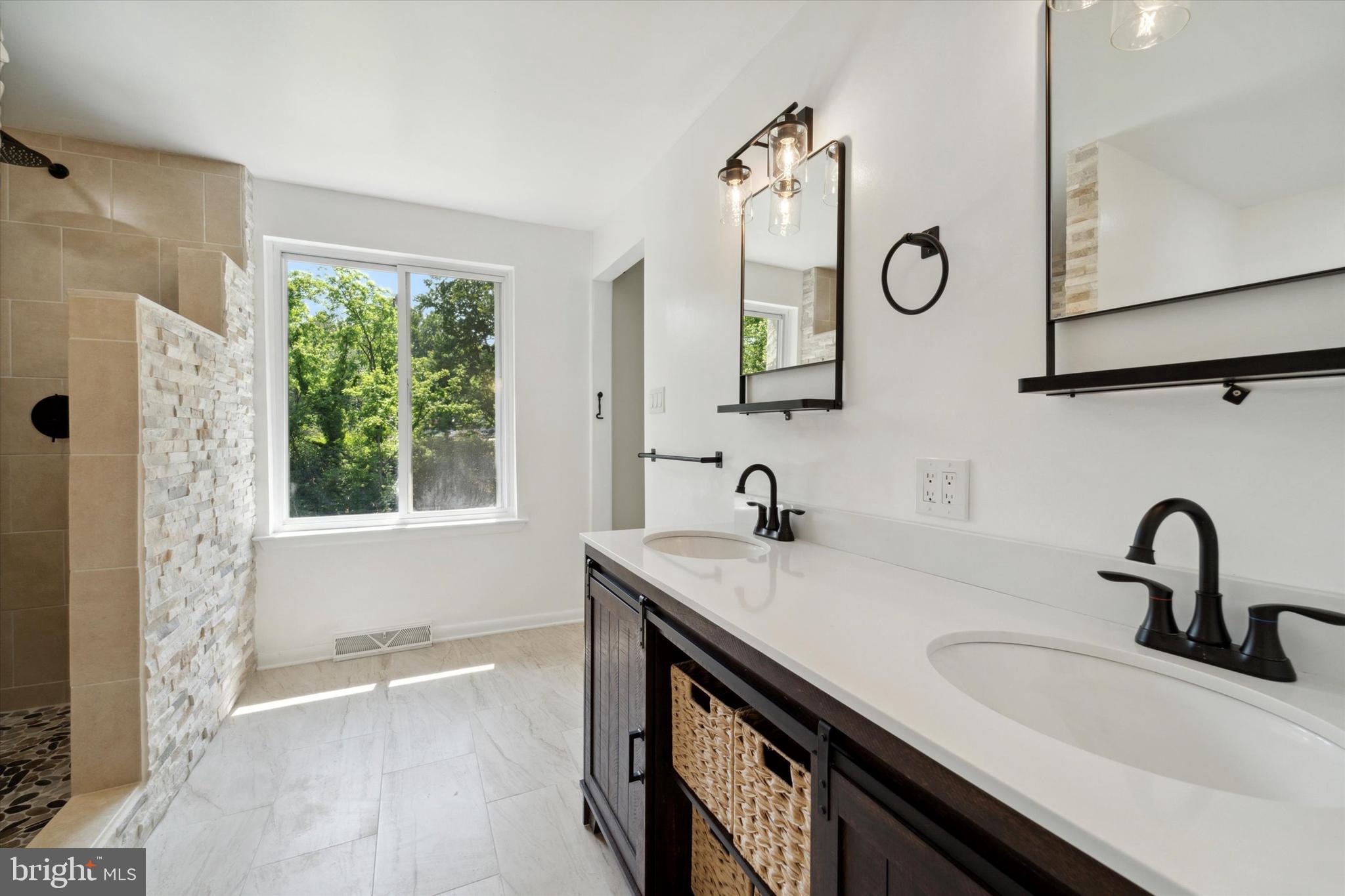 ROSE TREE WOODS - Residential