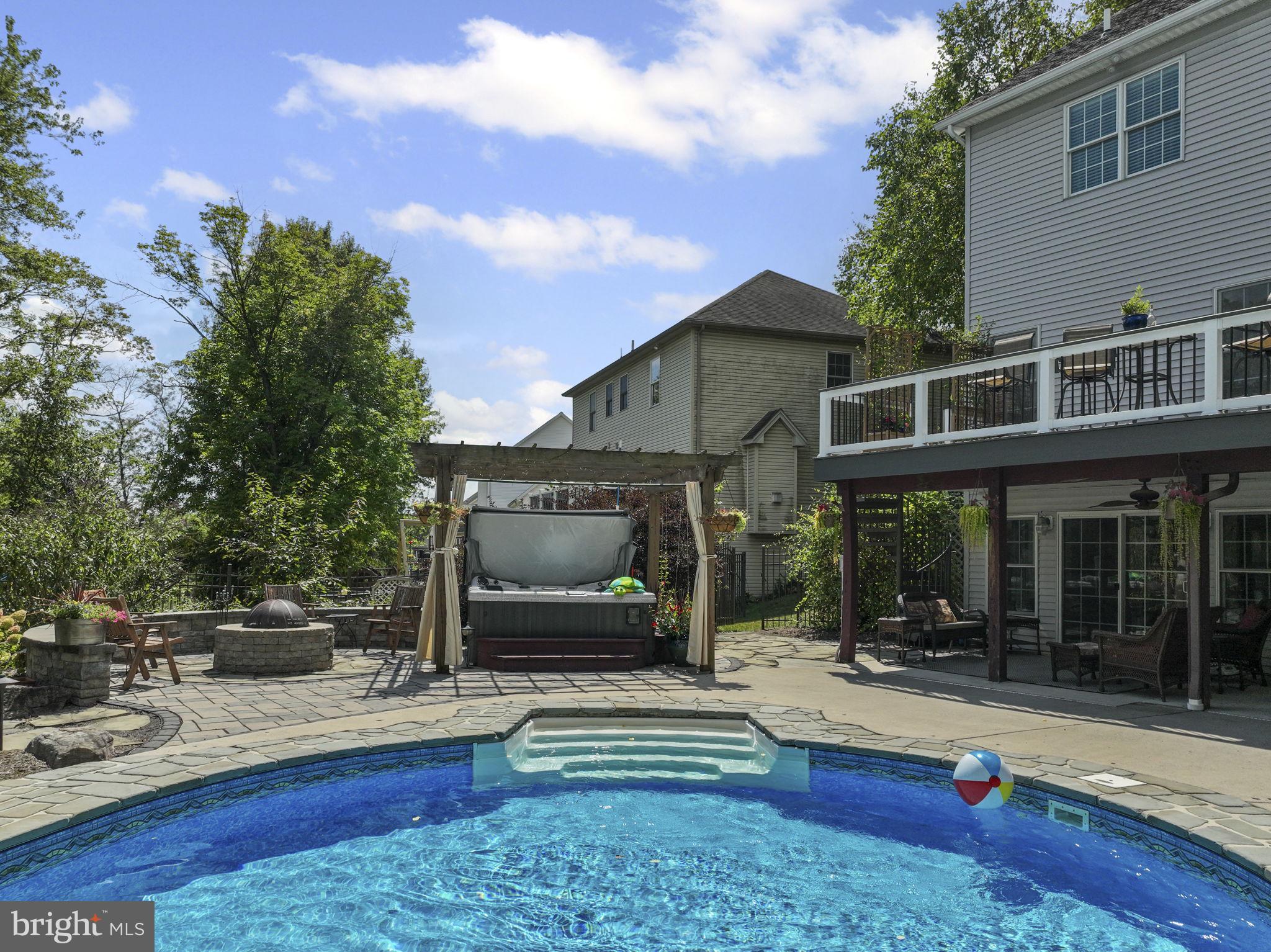 MEADOWBROOK FARMS - Residential