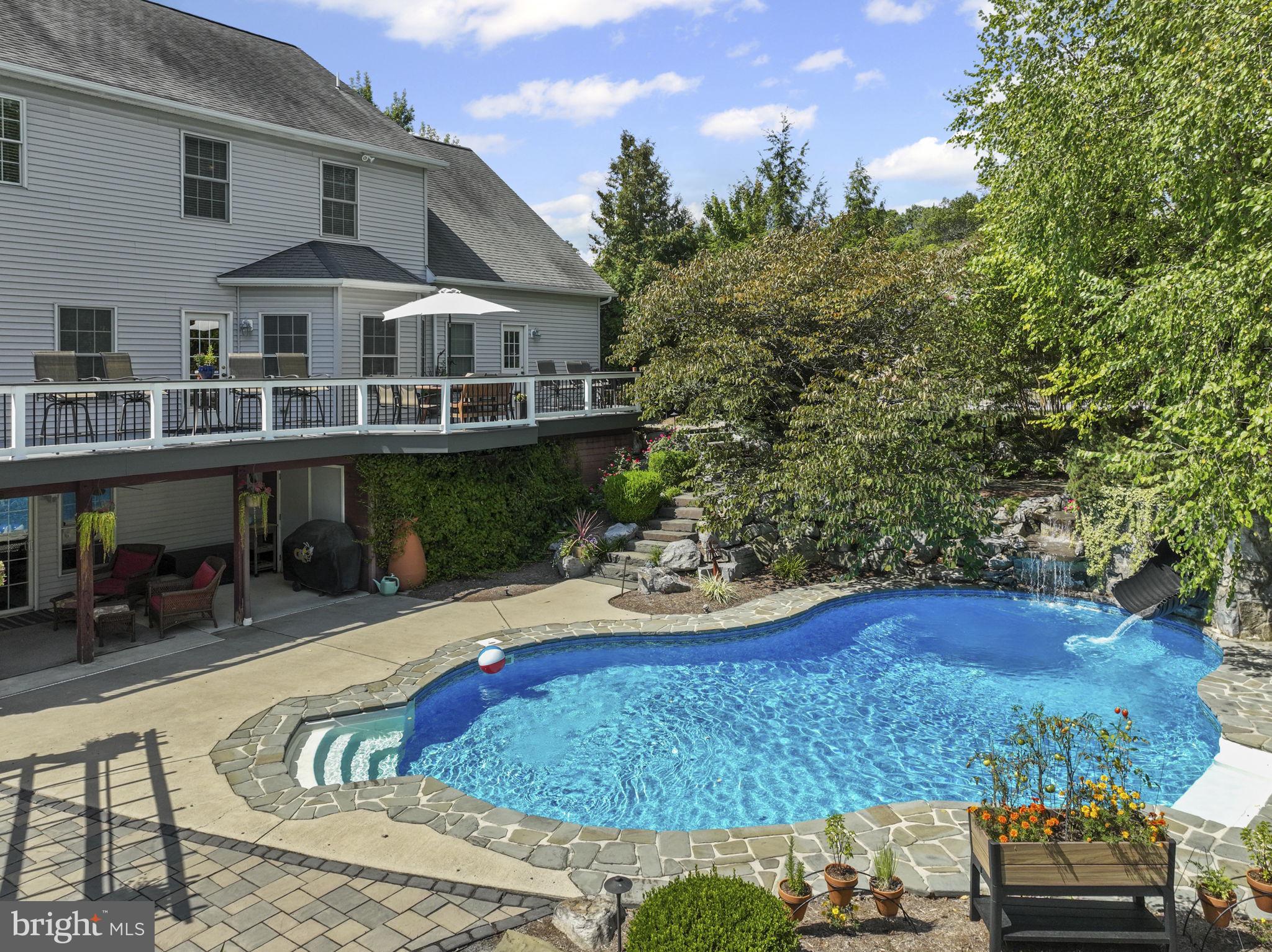 MEADOWBROOK FARMS - Residential