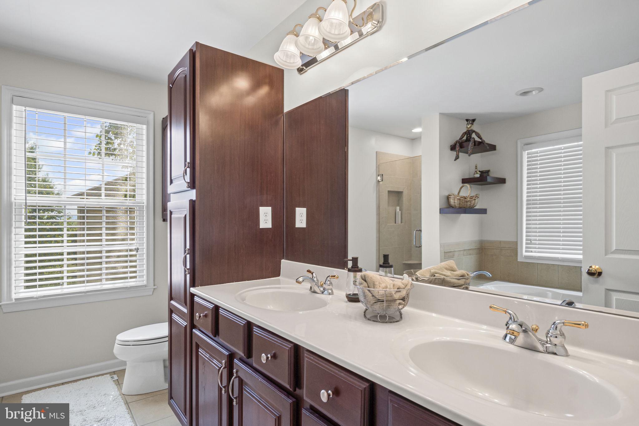 MEADOWBROOK FARMS - Residential