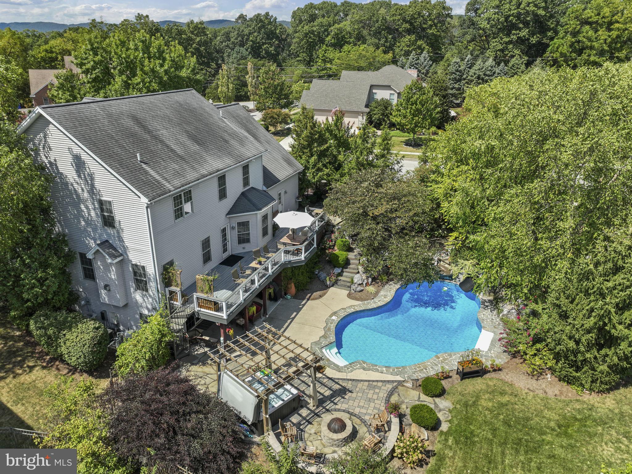 MEADOWBROOK FARMS - Residential