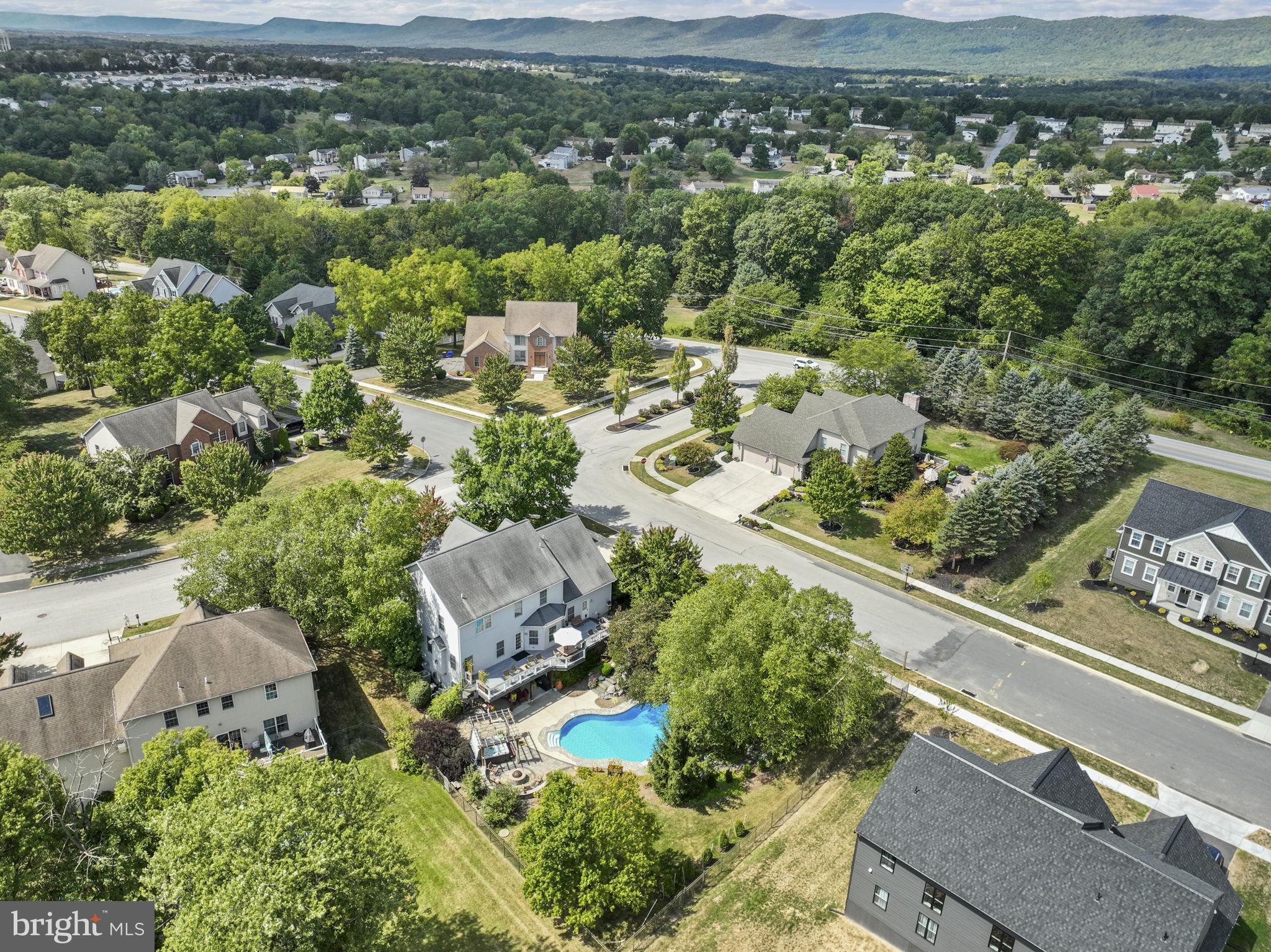 MEADOWBROOK FARMS - Residential