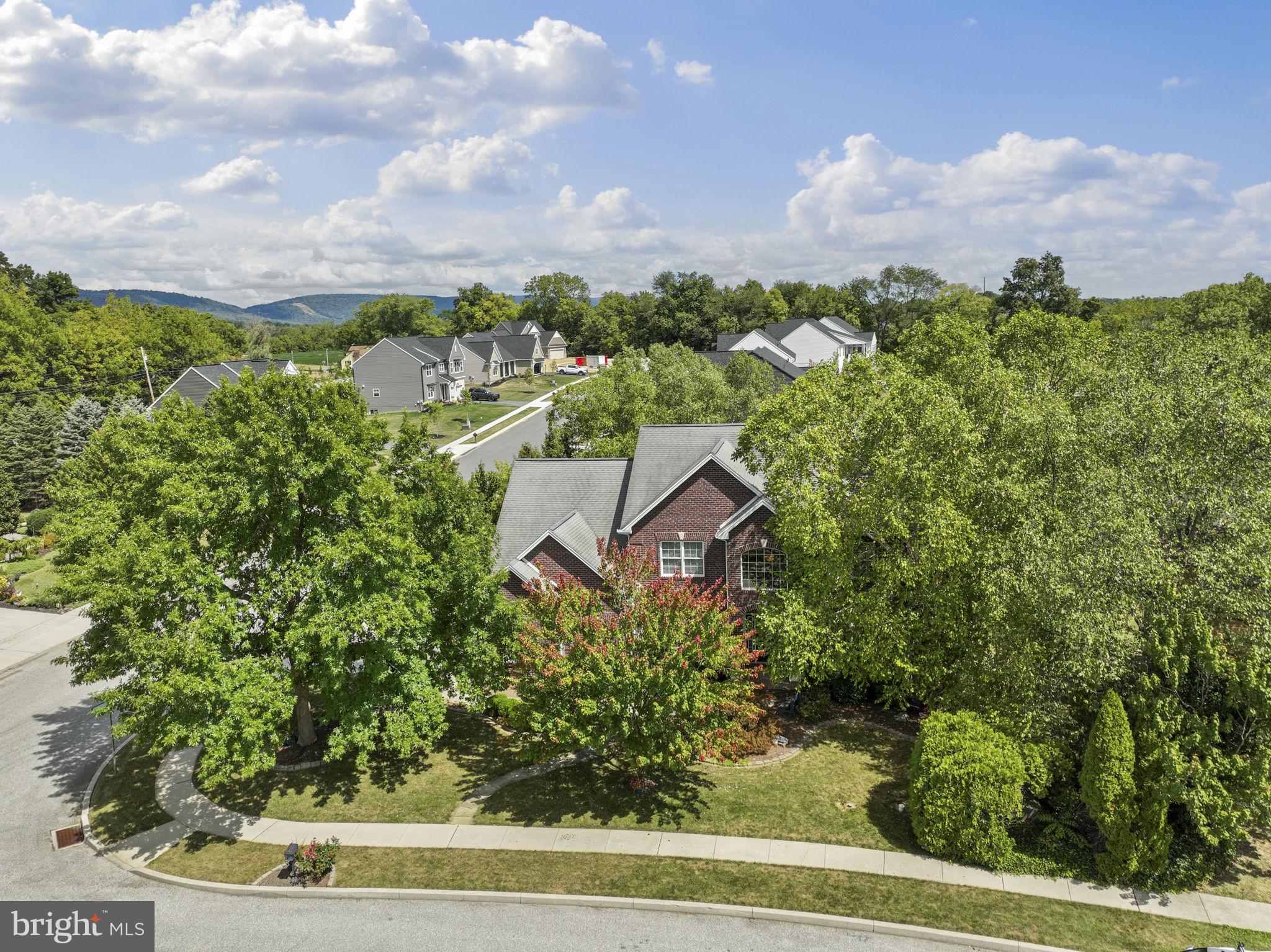 MEADOWBROOK FARMS - Residential