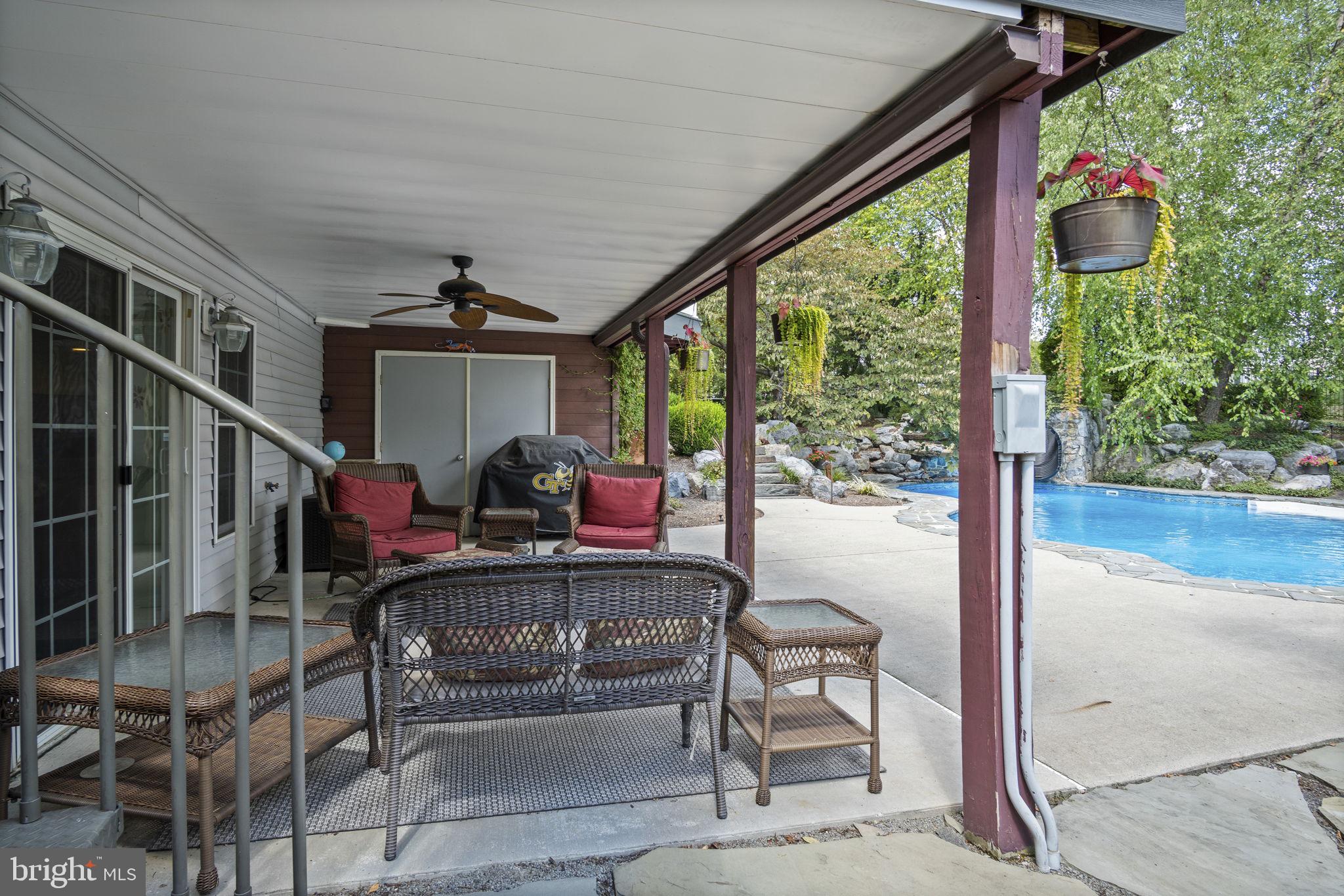 MEADOWBROOK FARMS - Residential