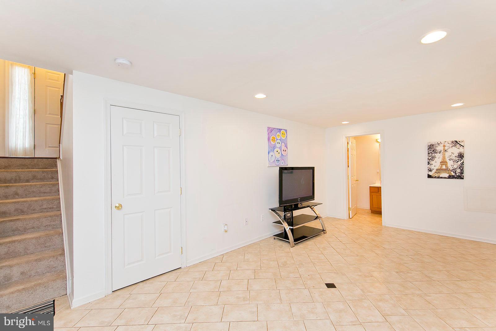 THUNDERBIRD RANCH - Residential