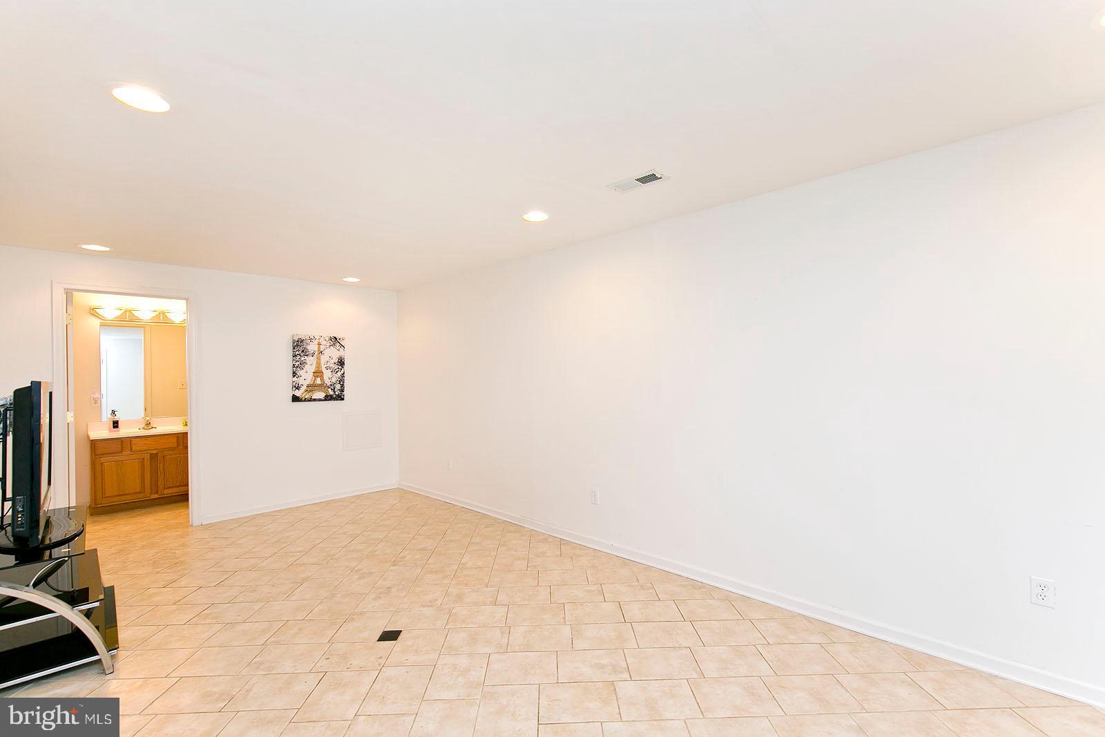 THUNDERBIRD RANCH - Residential