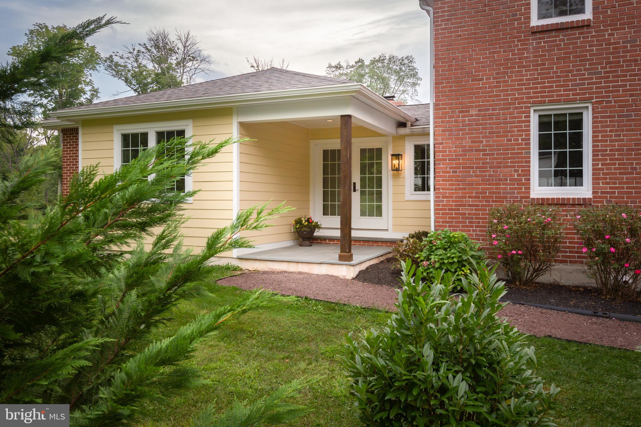 RADNOR HUNT - Residential