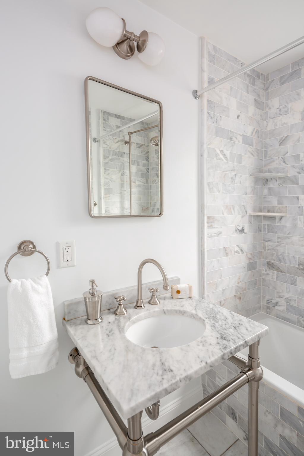 RADNOR HUNT - Residential