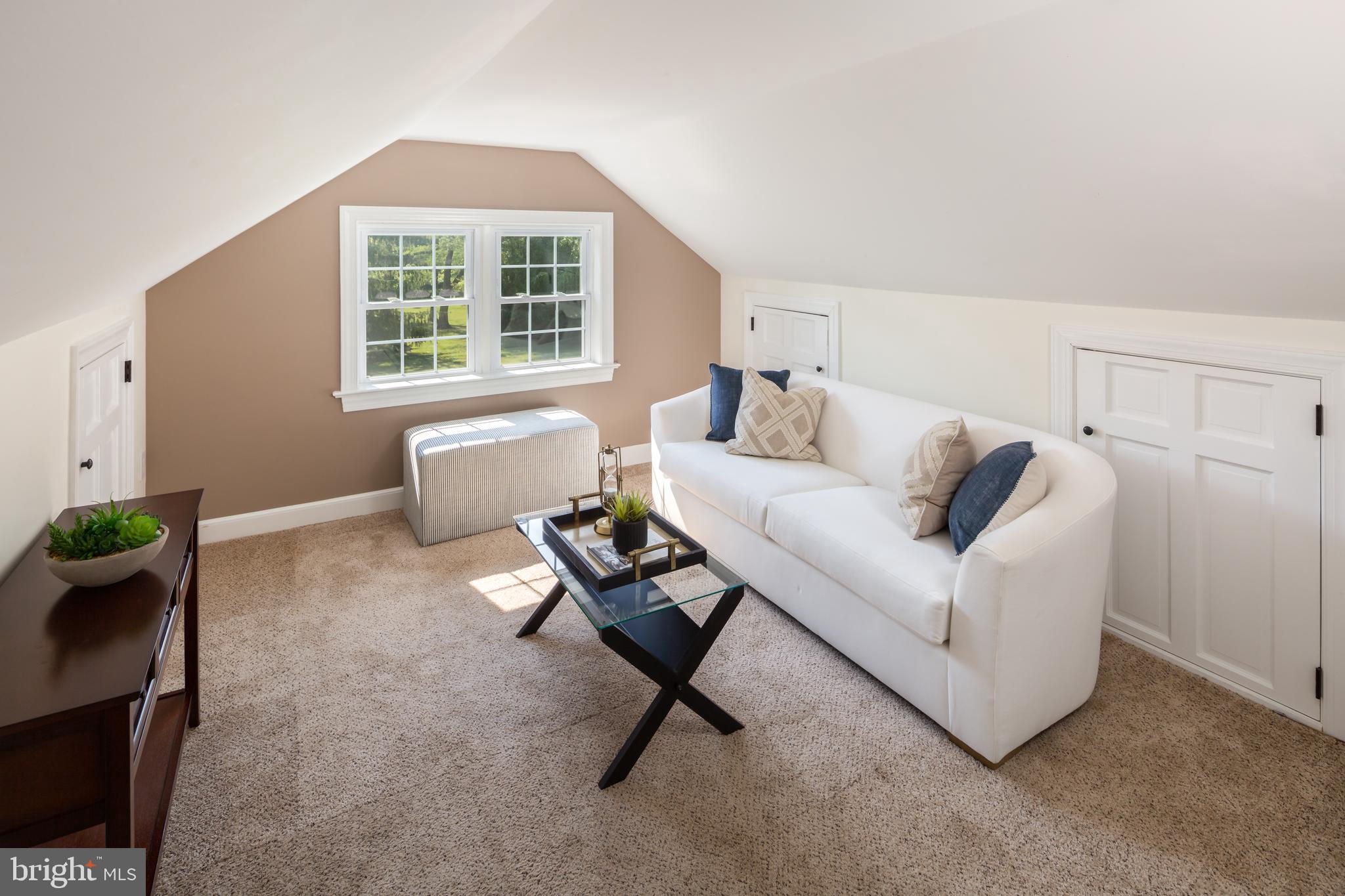 RADNOR HUNT - Residential