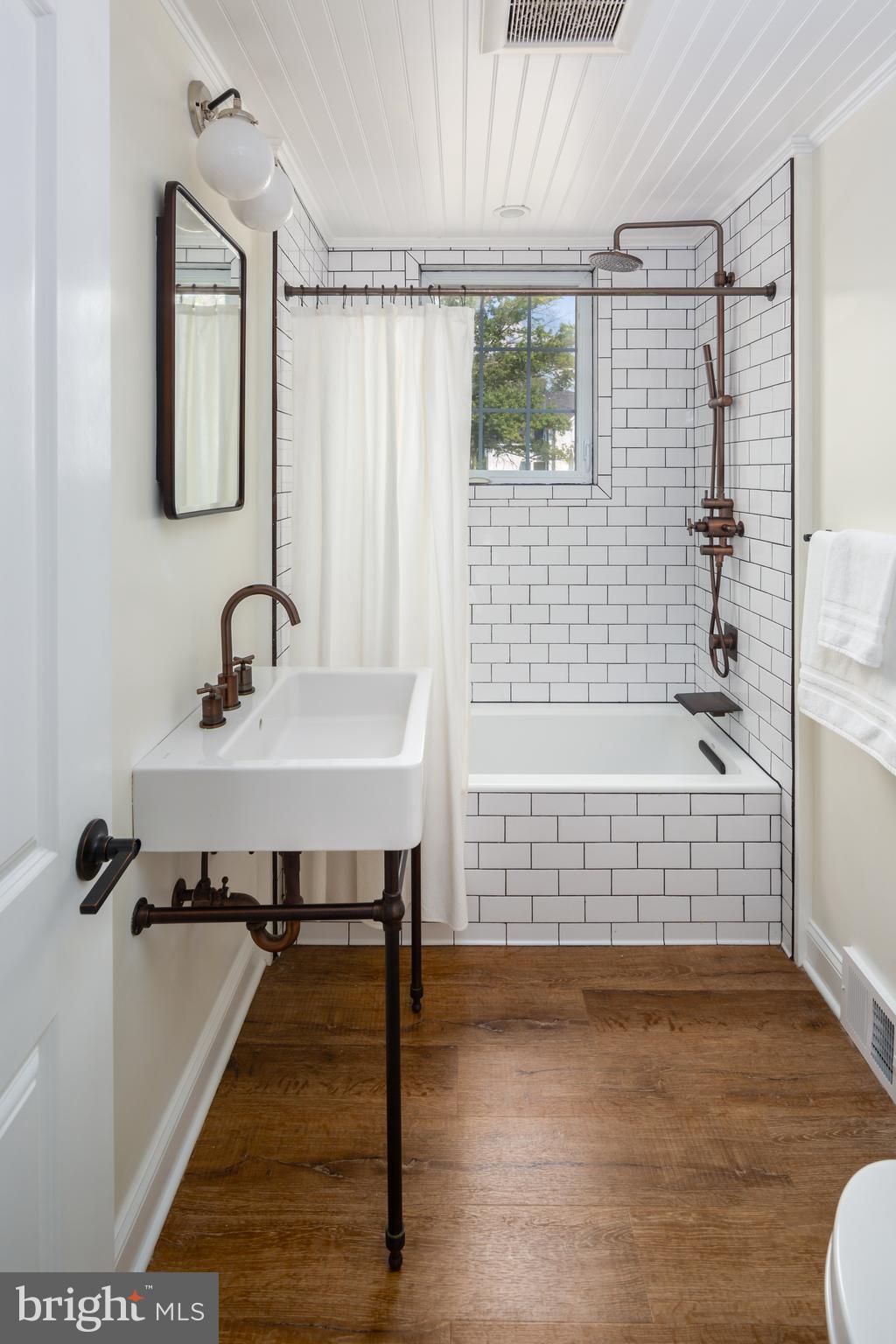 RADNOR HUNT - Residential