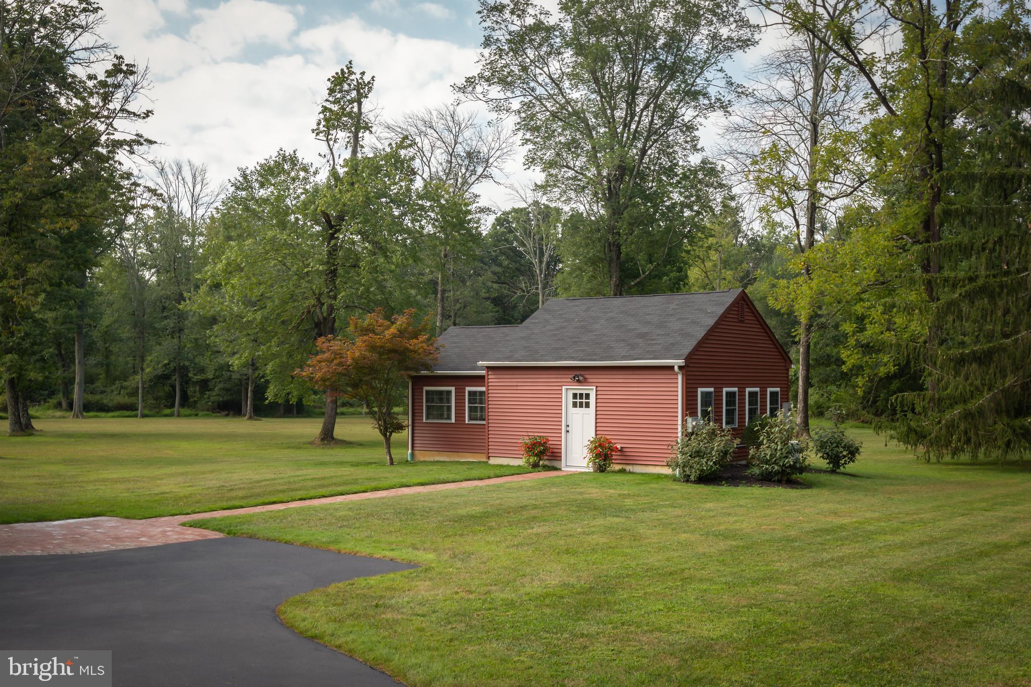 RADNOR HUNT - Residential