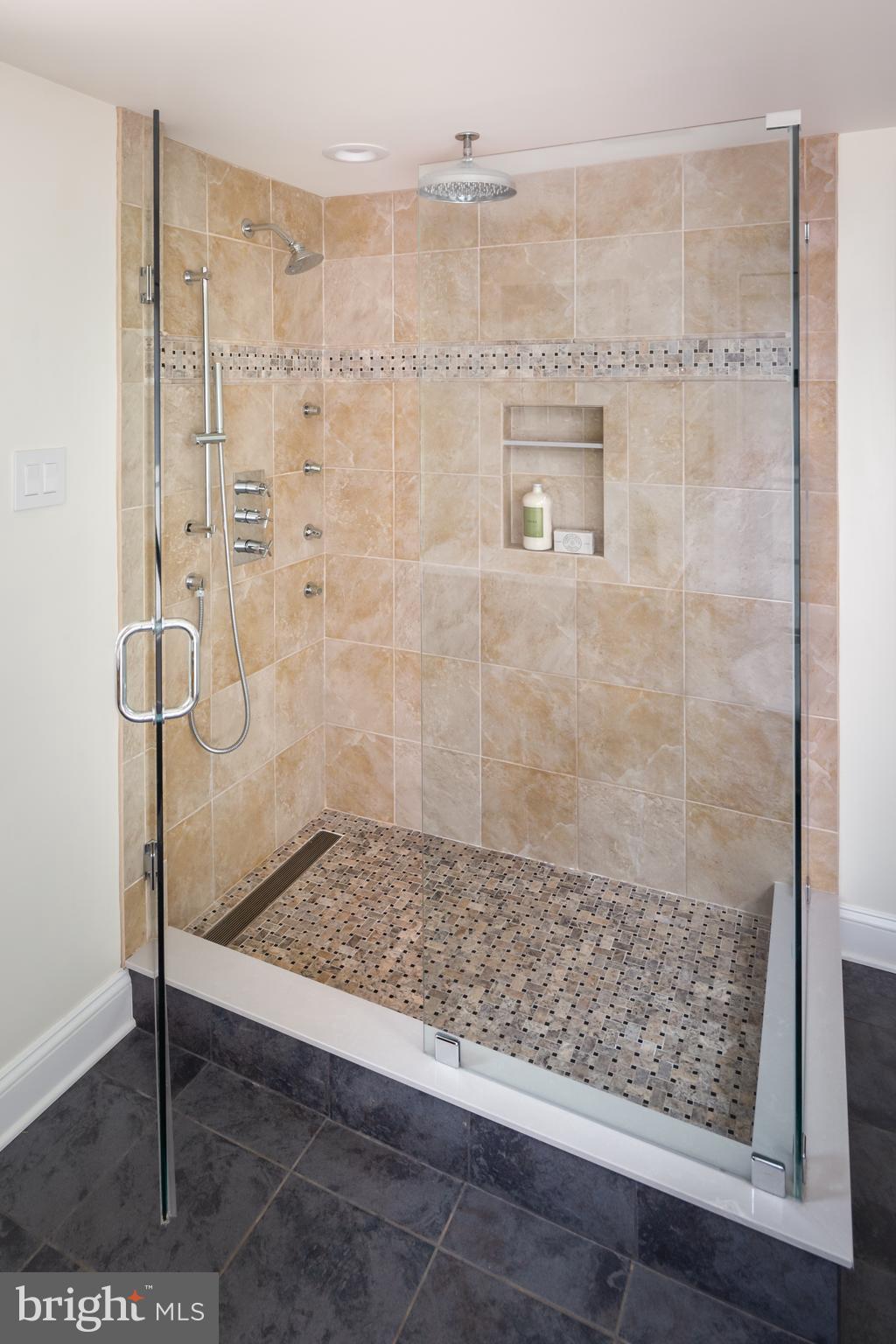 RADNOR HUNT - Residential