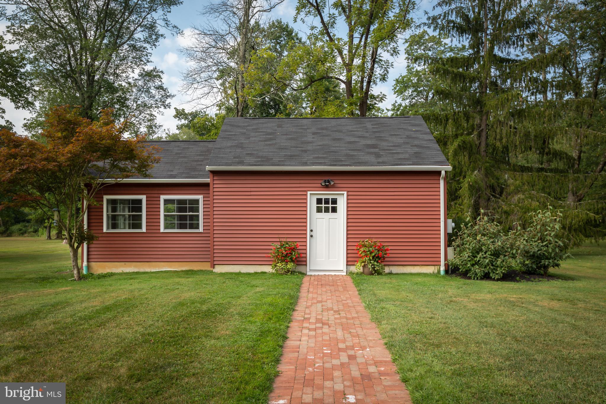 RADNOR HUNT - Residential