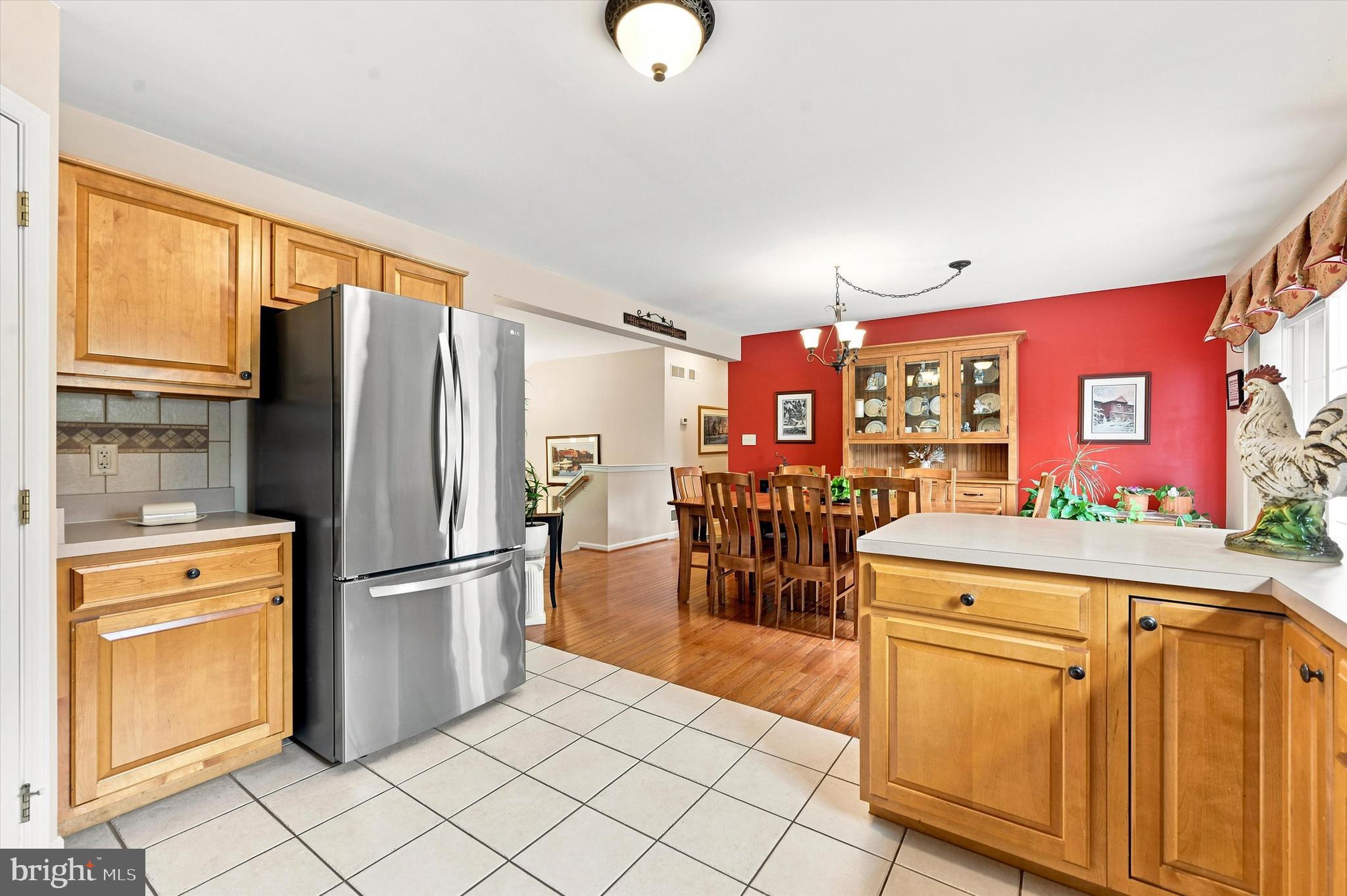 121 MEADOWVIEW DRIVE