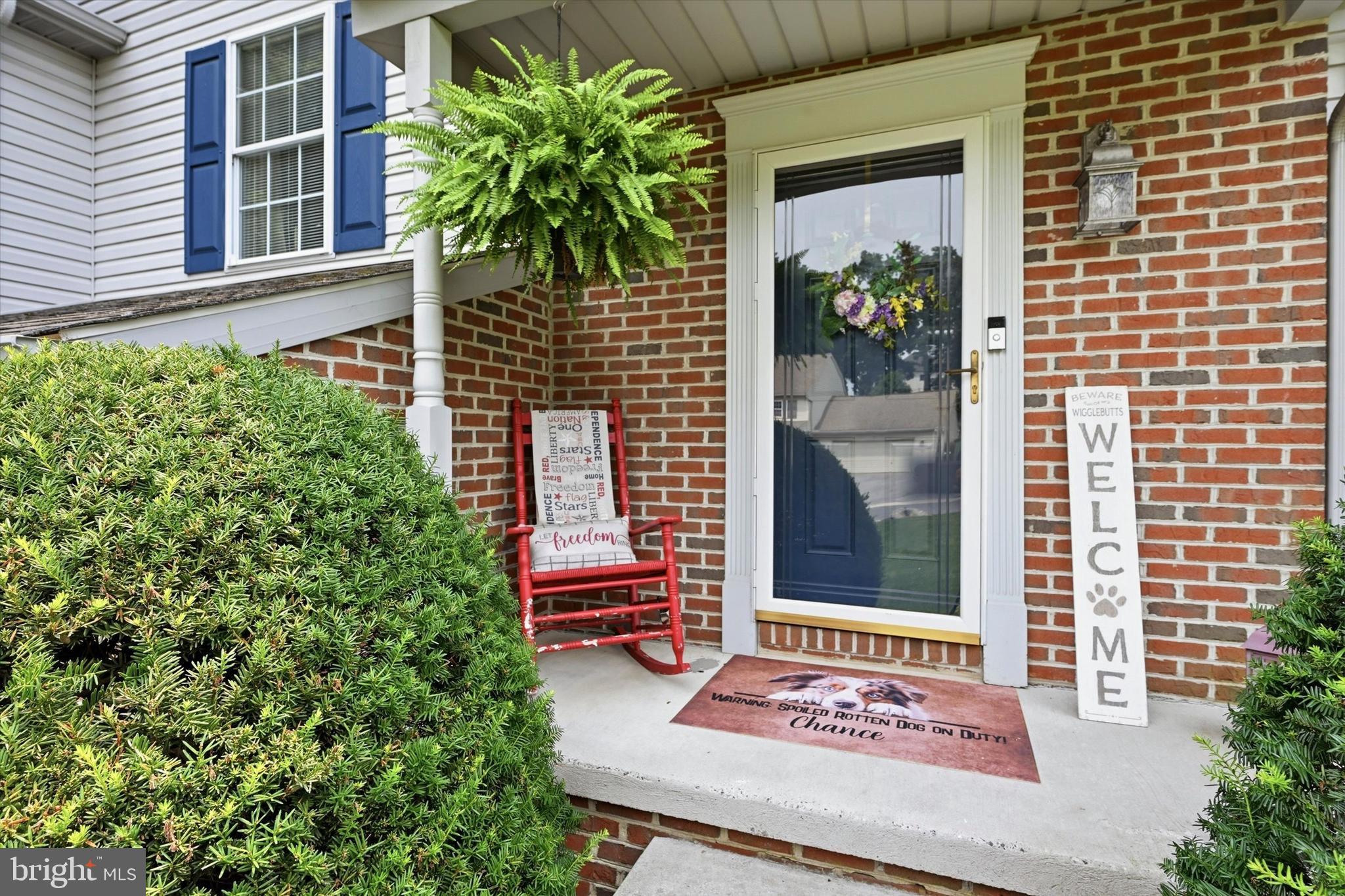 121 MEADOWVIEW DRIVE