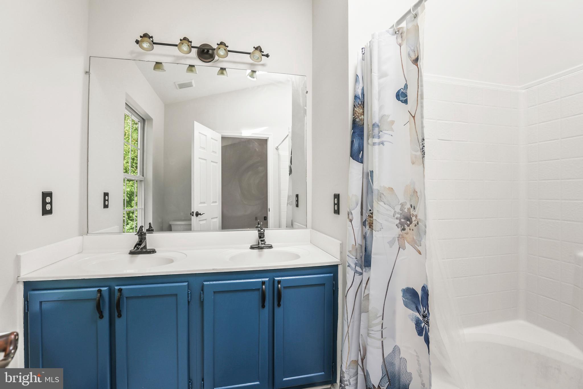 DIAMOND HILLS - Residential