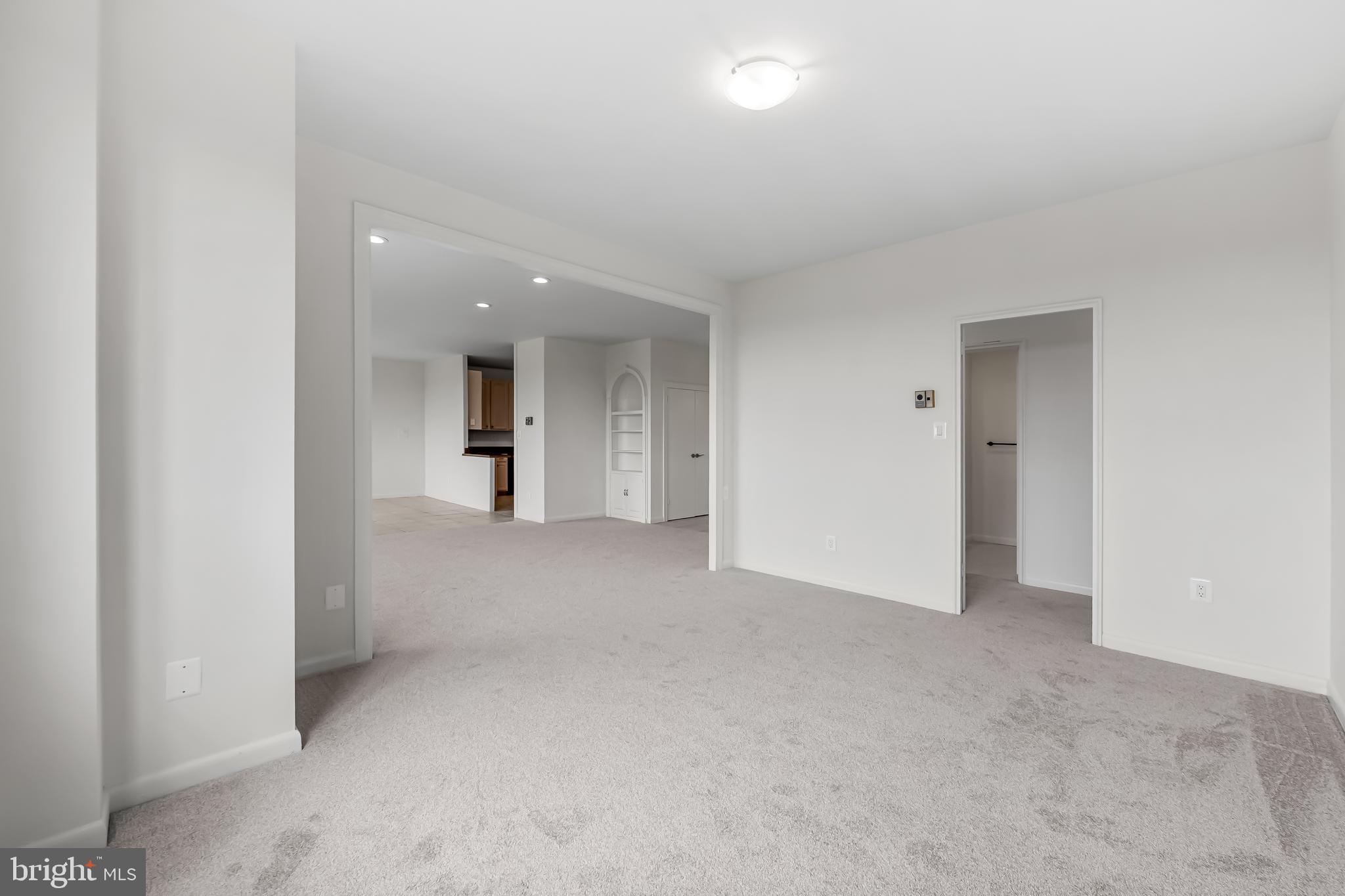 ELEVEN SLADE - Residential