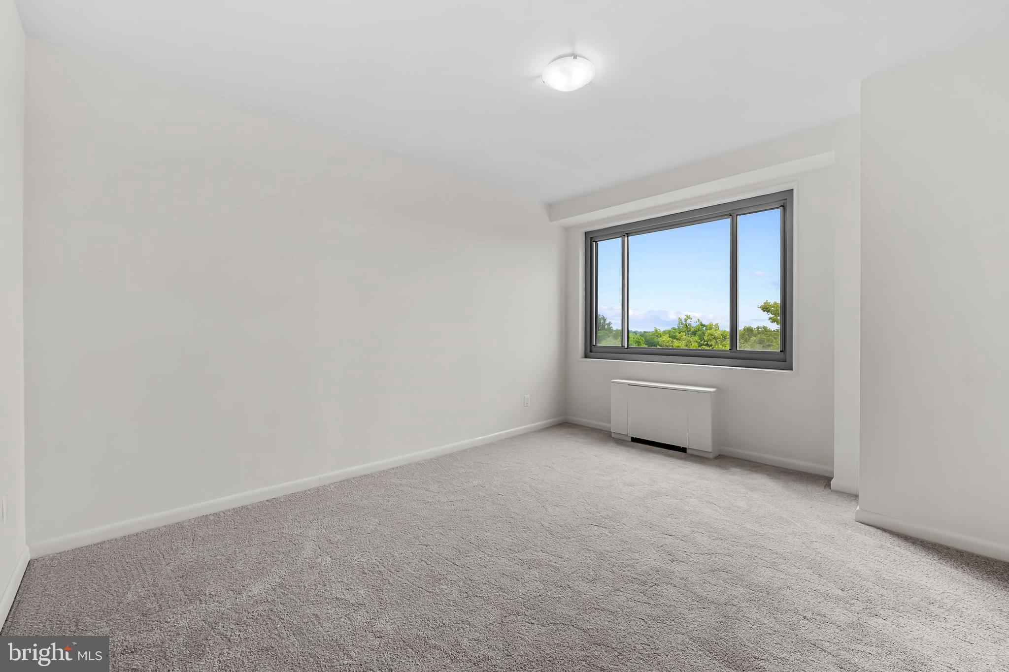 ELEVEN SLADE - Residential