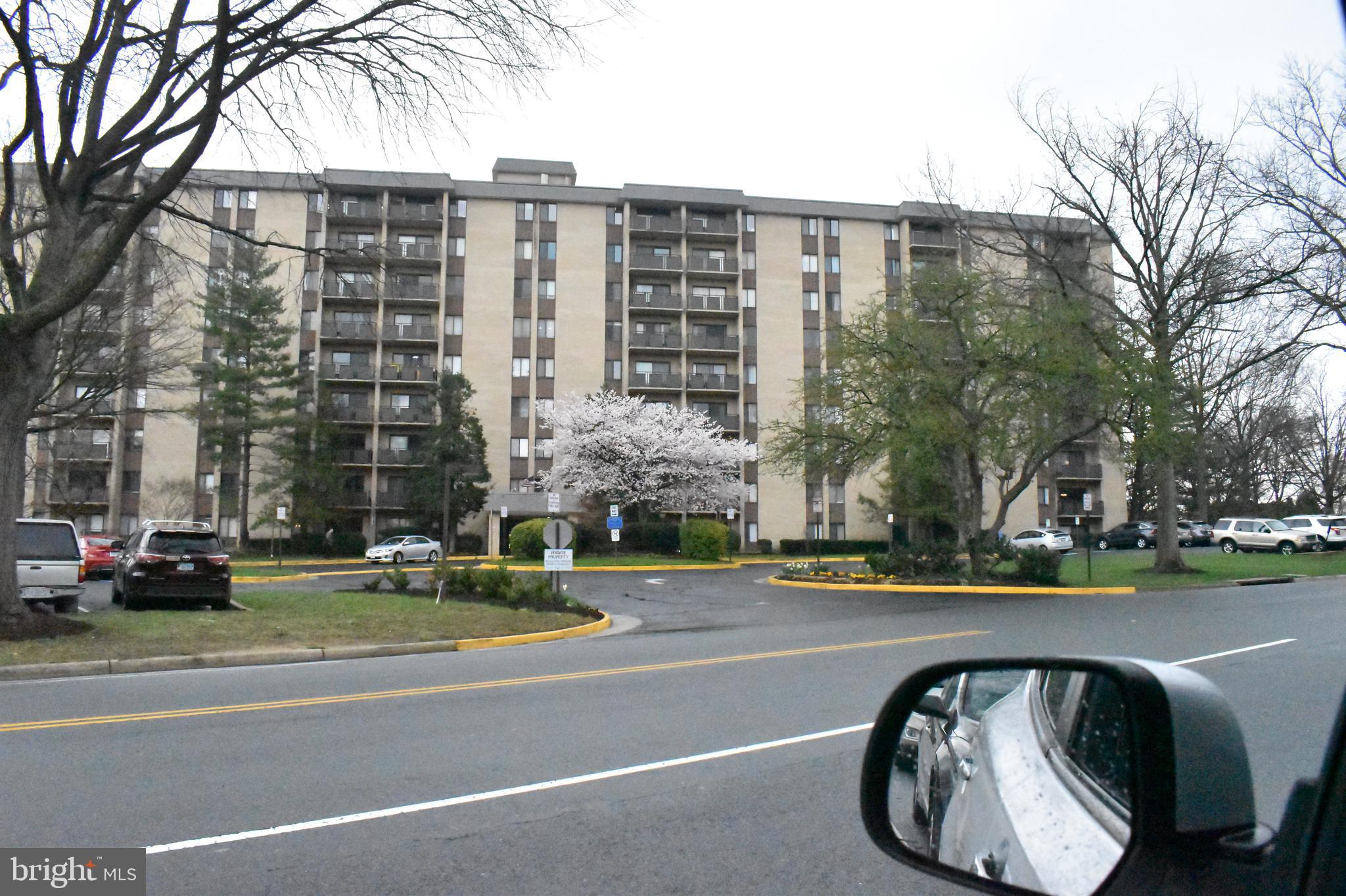 WOODLAKE TOWERS - Residential