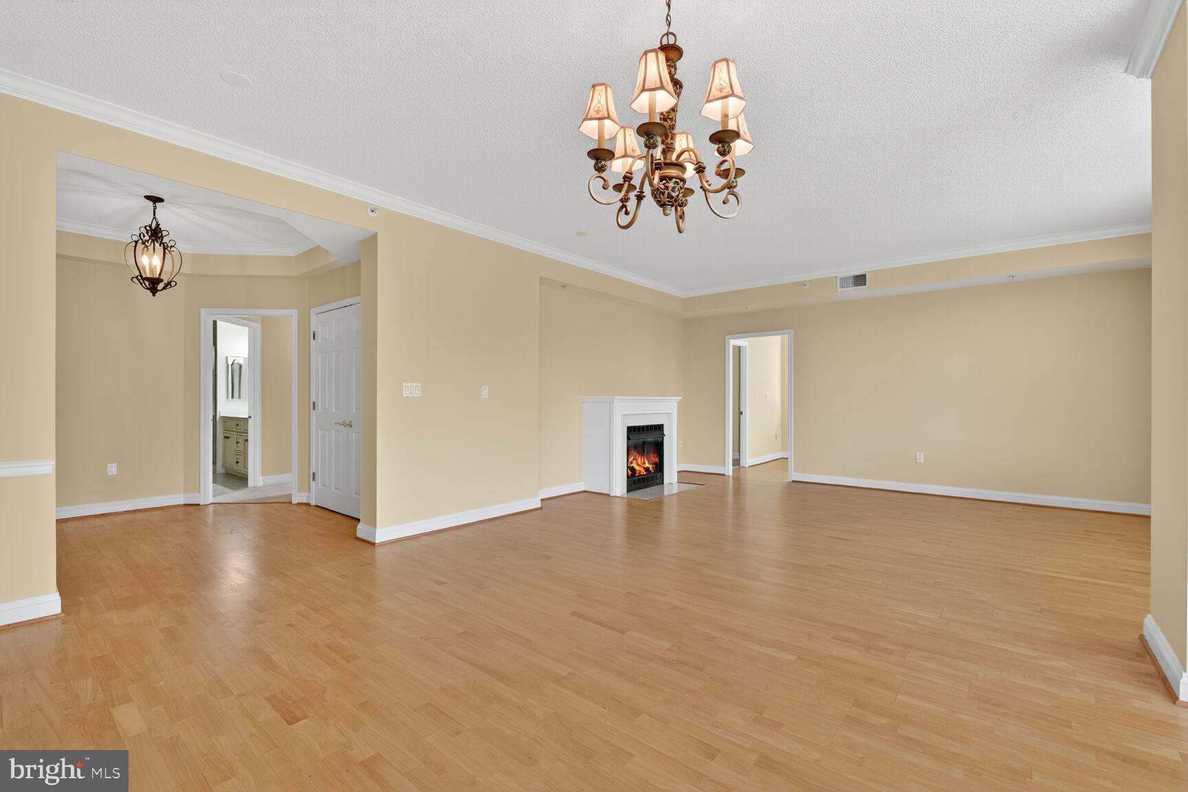 STRATFORD - Residential