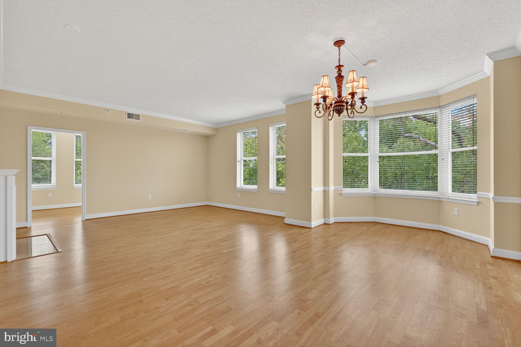 STRATFORD - Residential