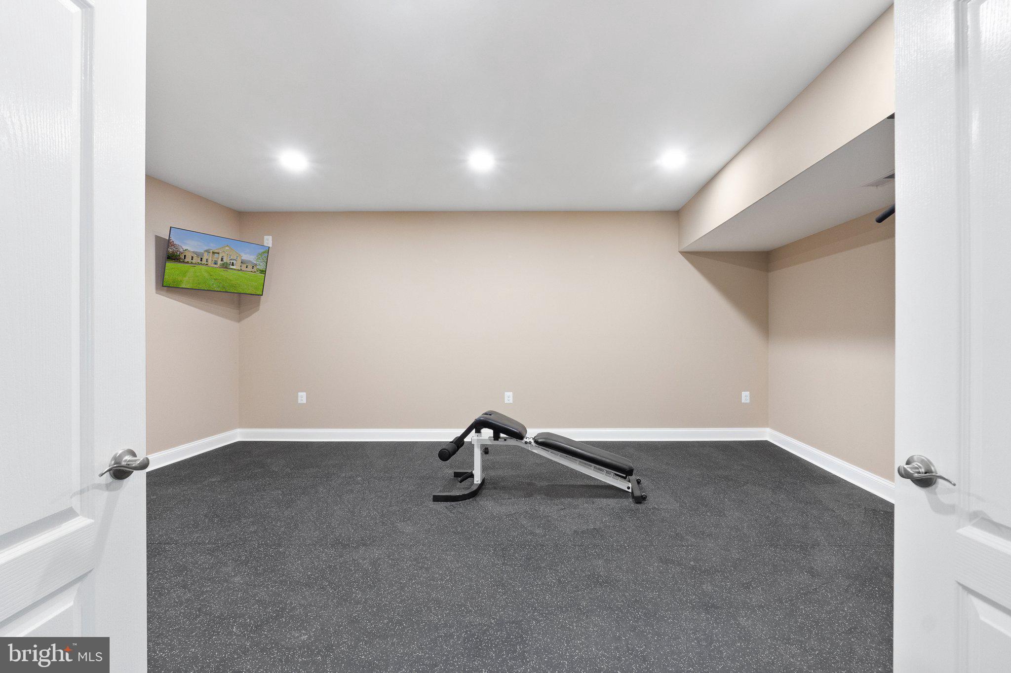 LODGE LAND FARMS - Residential