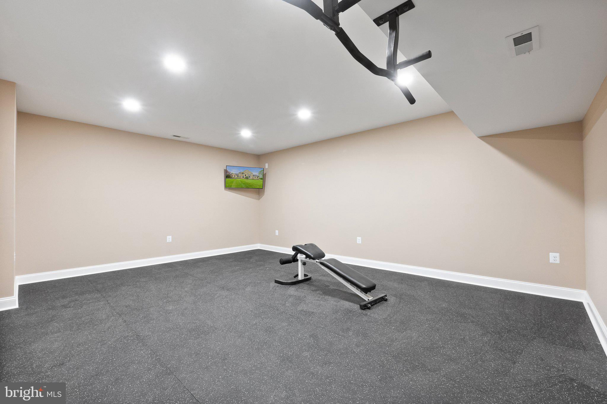 LODGE LAND FARMS - Residential