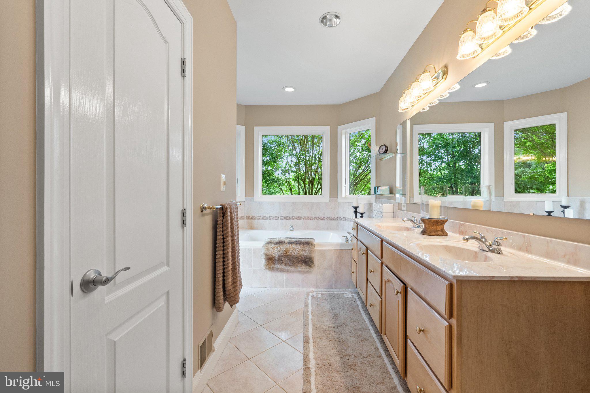 LODGE LAND FARMS - Residential