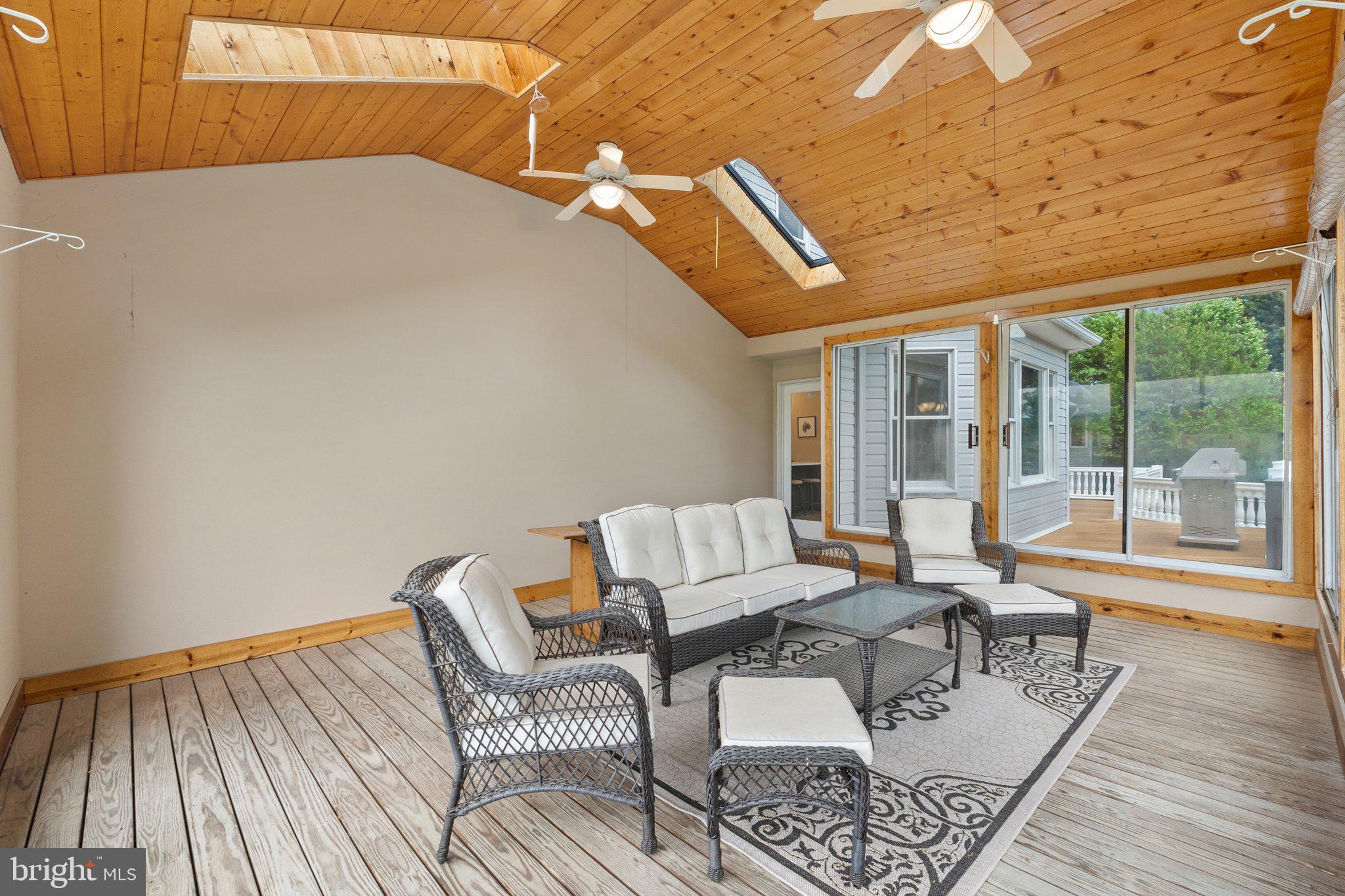 LODGE LAND FARMS - Residential