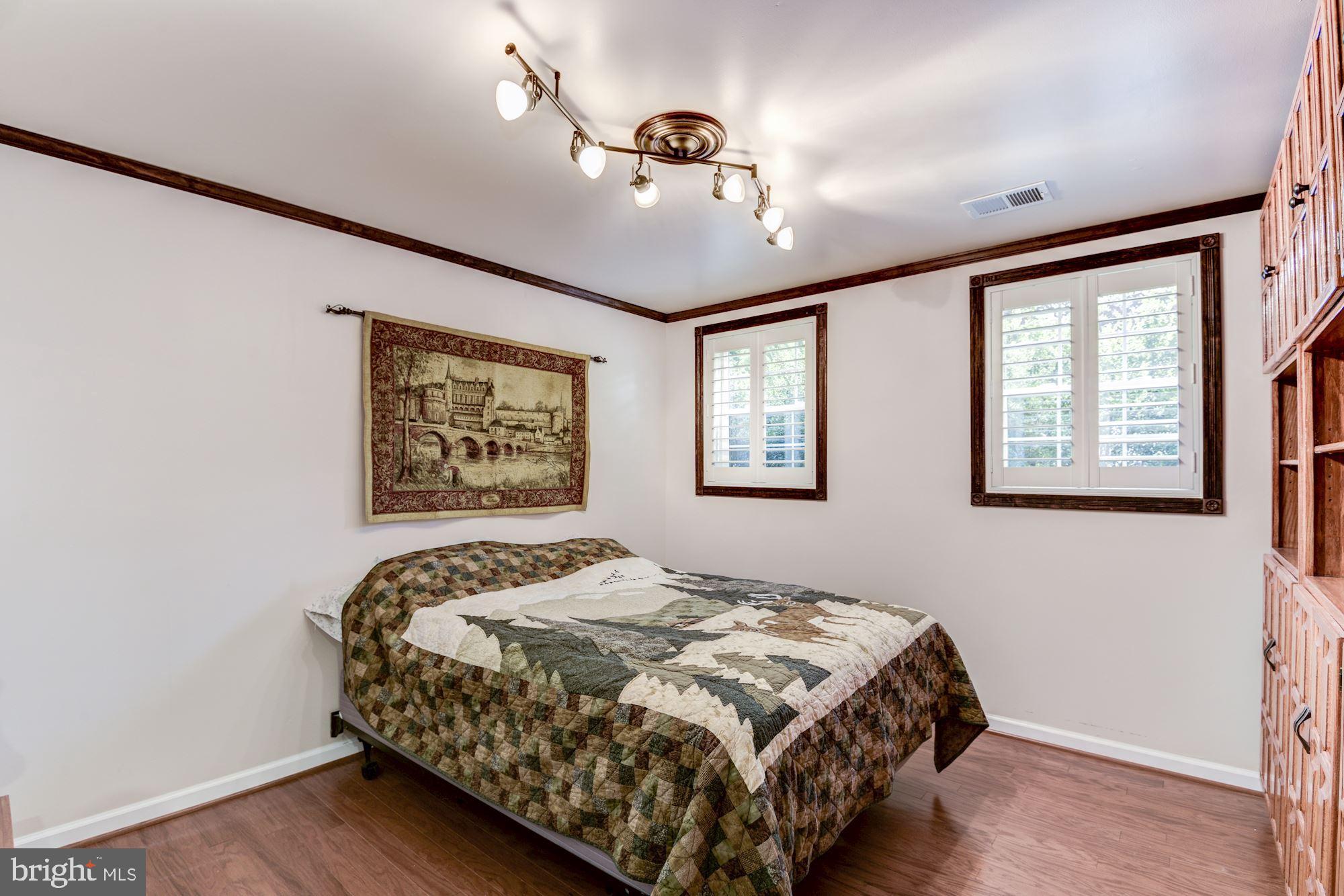 SARATOGA HUNT - Residential