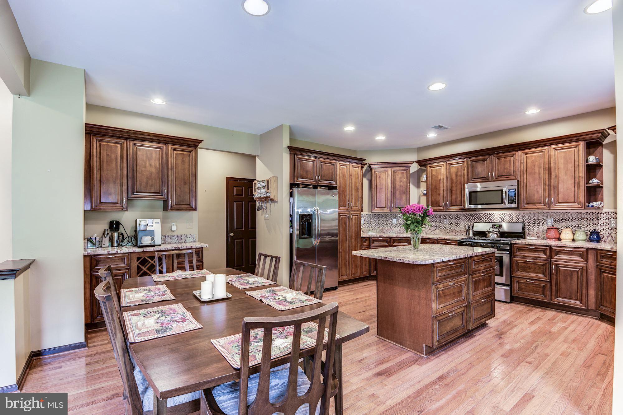 SARATOGA HUNT - Residential