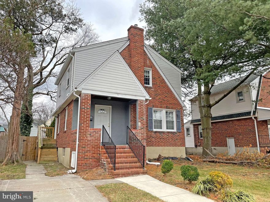 Single Family Home located on a flat lot features 3 Bedrooms 2 Full Bathrooms. Large Living Room and separate Dining Room. Family/Recreation Room off the Kitchen with an access to a Deck and fenced Back Yard. 1 Full Bathroom located on main level. 1 Car Garage. Central AC System. Unfinished Lower Level is awaiting your ideas. Convenient and quiet location, close to major roads, shopping and restaurants.