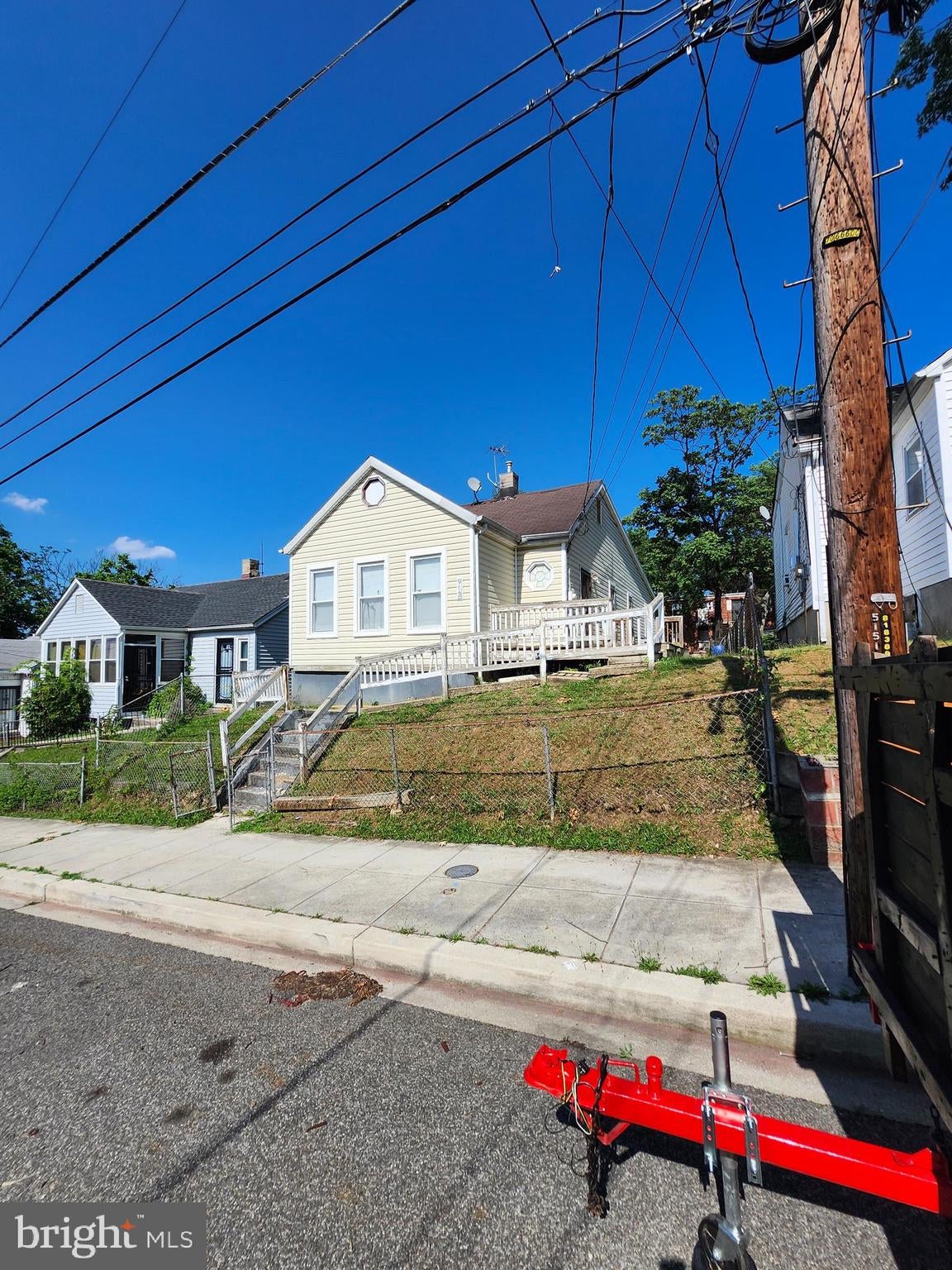 913 47TH PLACE NE