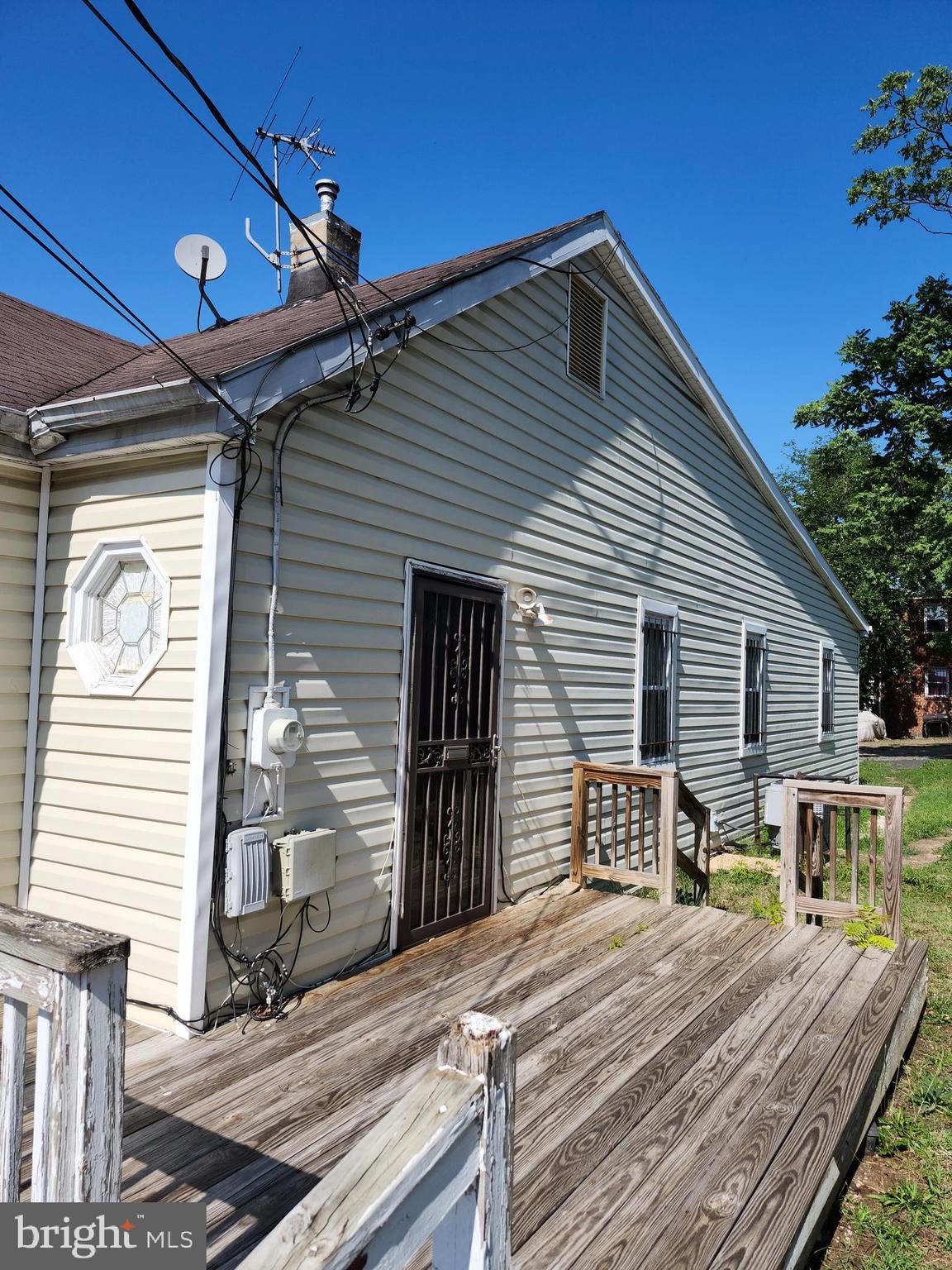 913 47TH PLACE NE