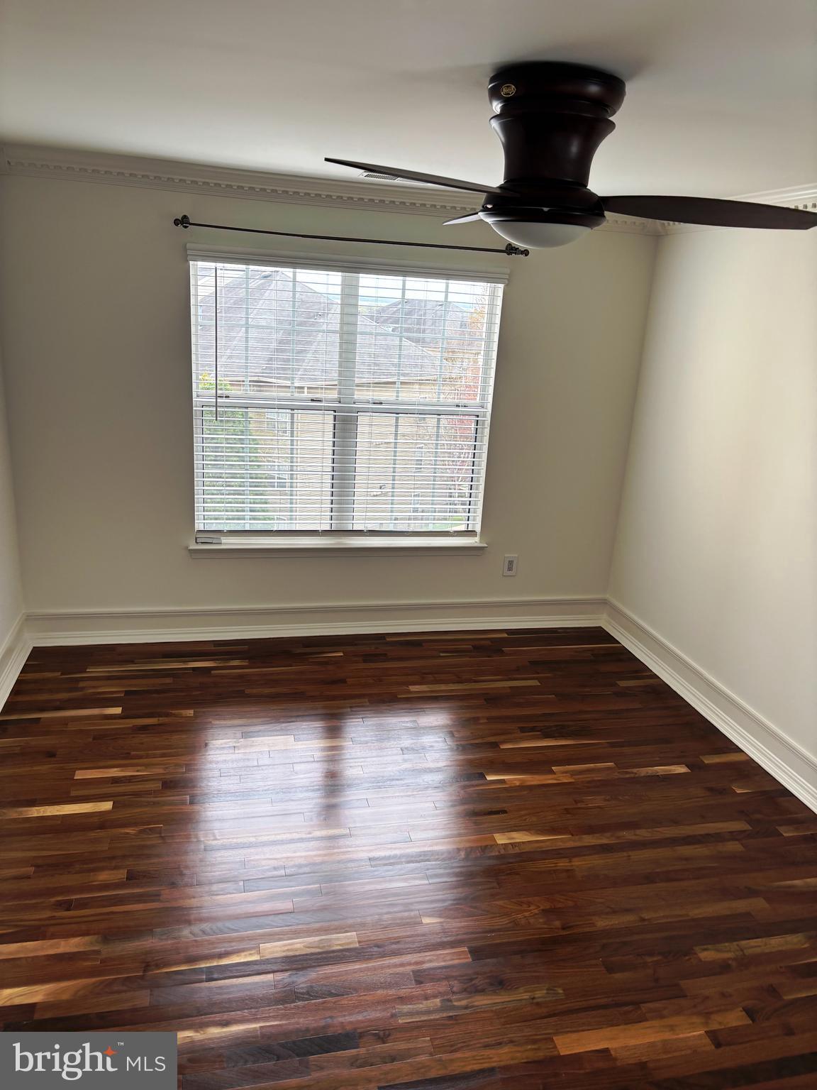 1043 GARDENVIEW LOOP