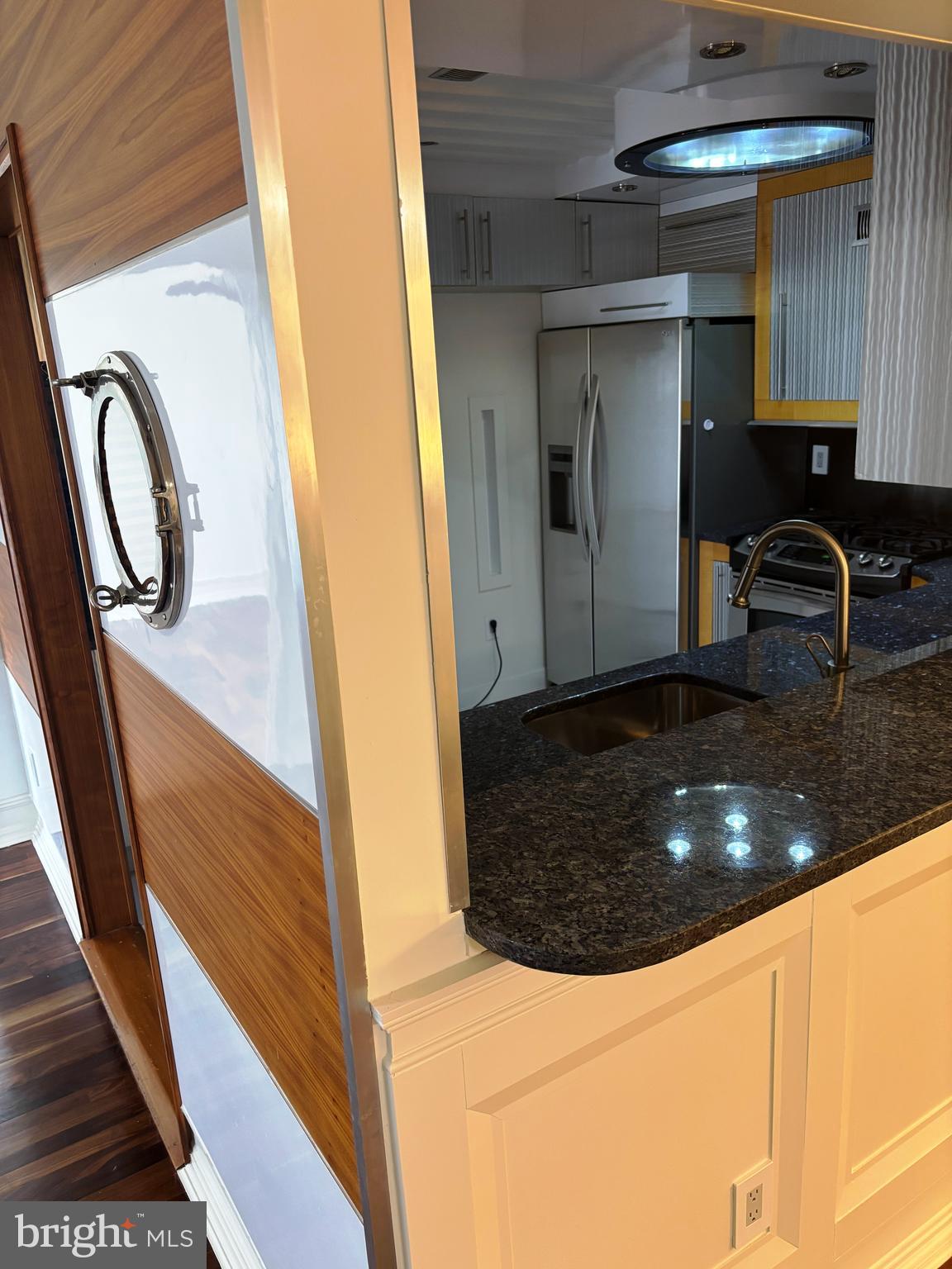 SUMMERHOUSE CONDO - Residential