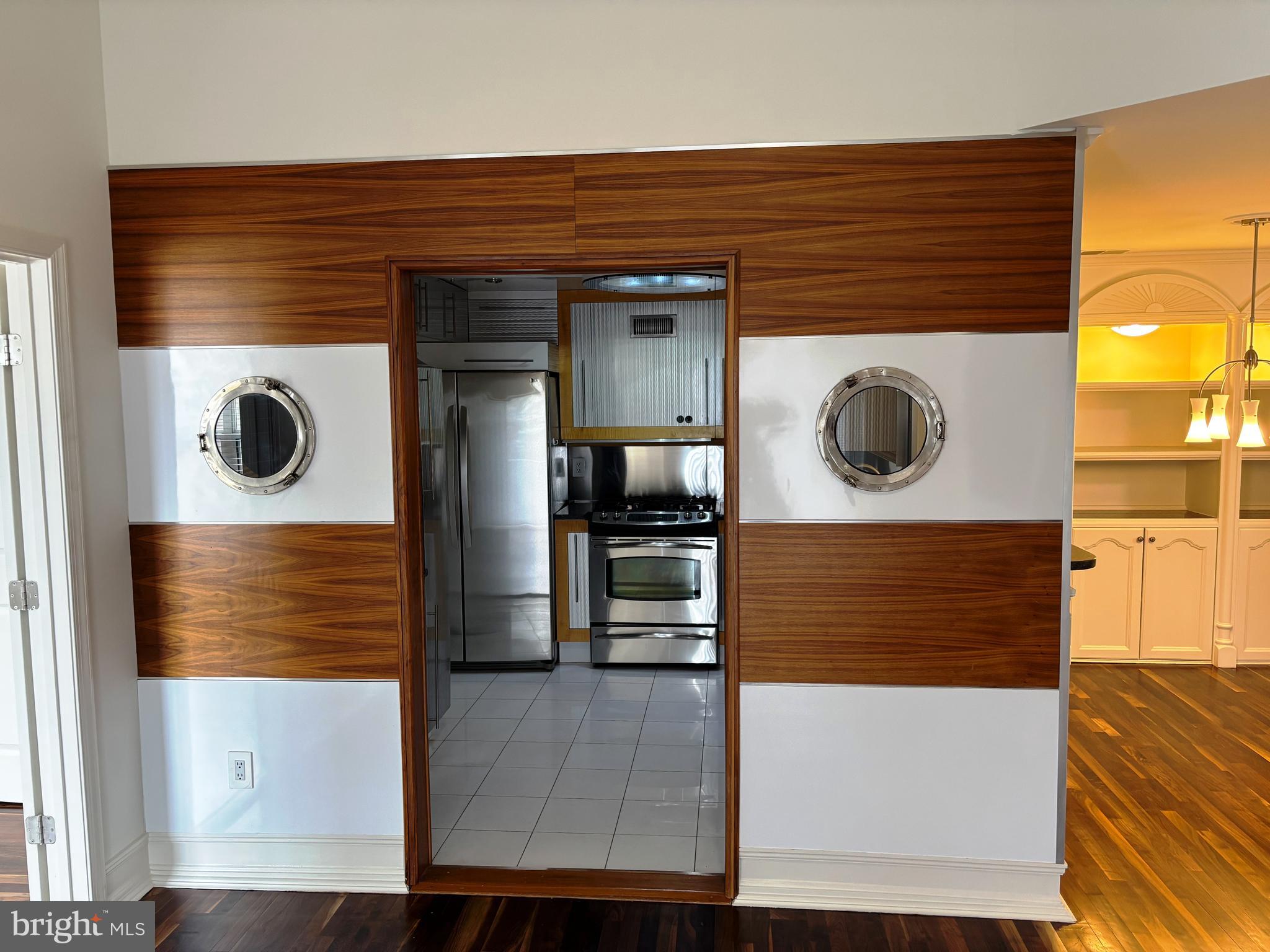 SUMMERHOUSE CONDO - Residential