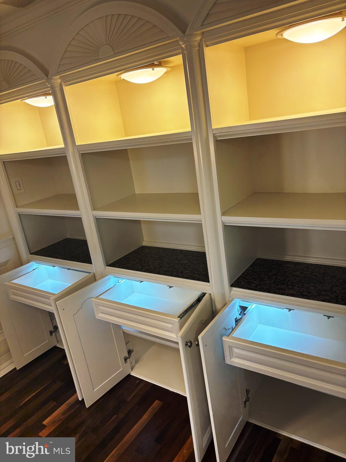 SUMMERHOUSE CONDO - Residential