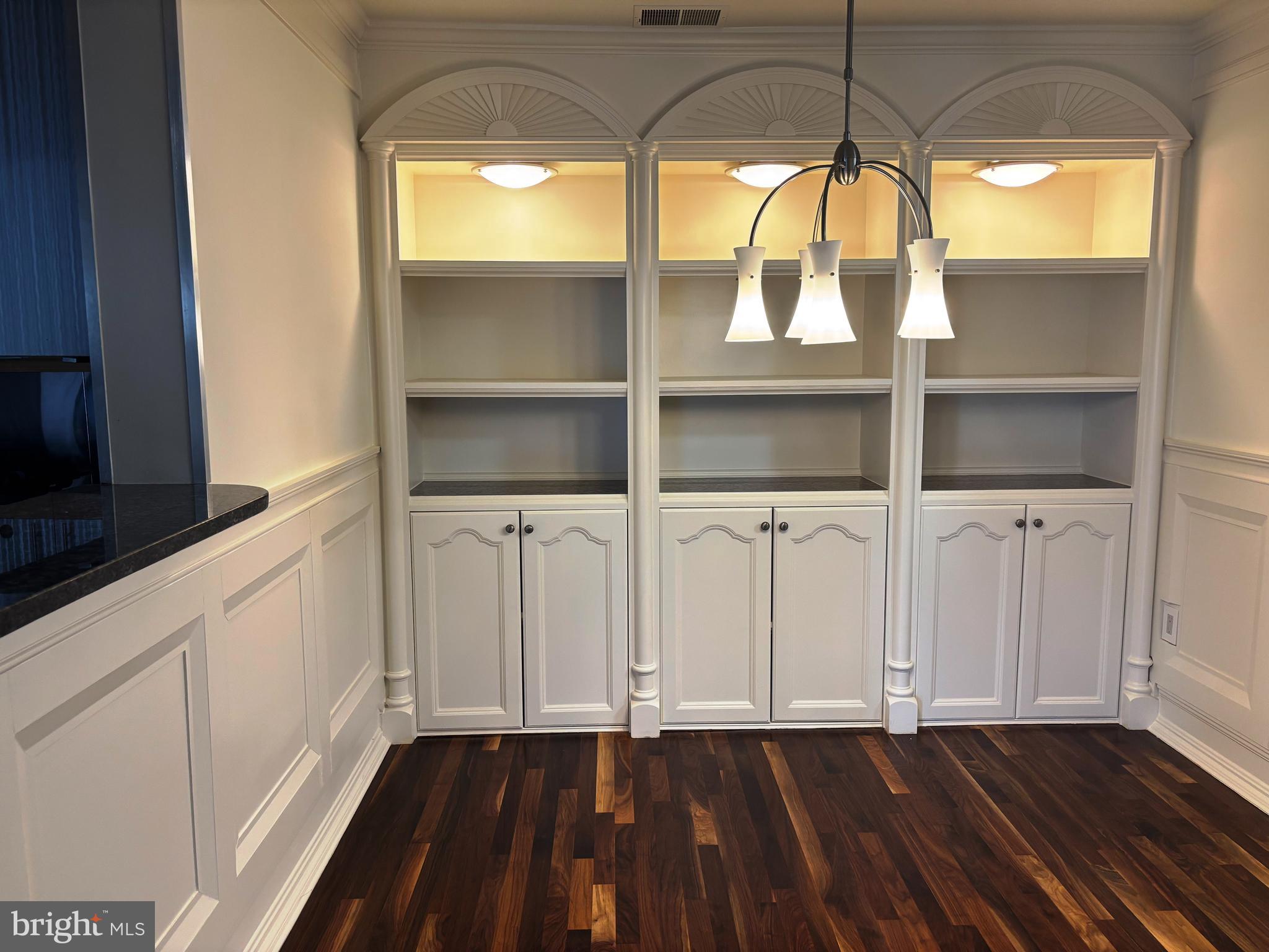 1043 GARDENVIEW LOOP