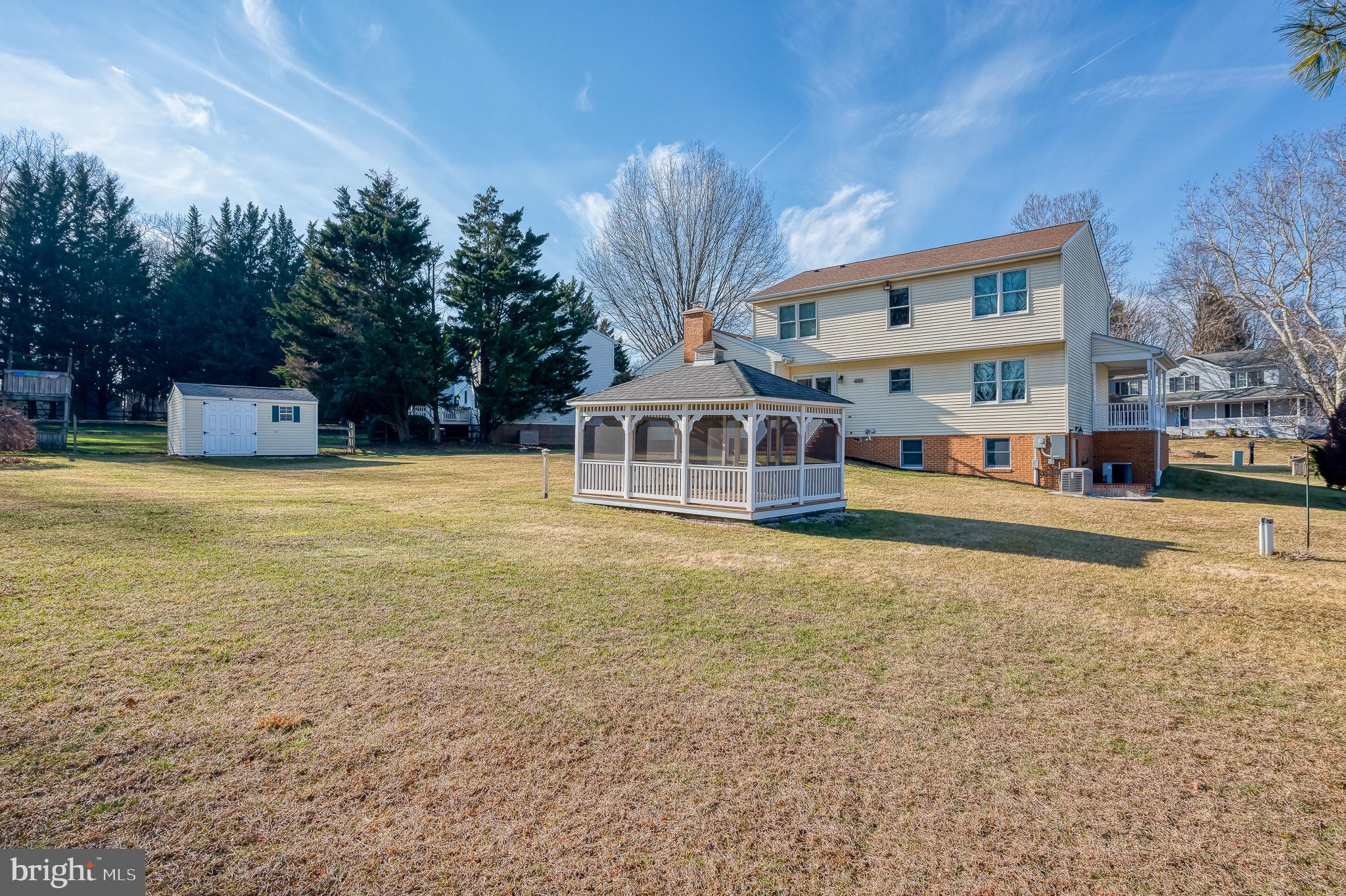 STRAWBERRY FIELDS - Residential