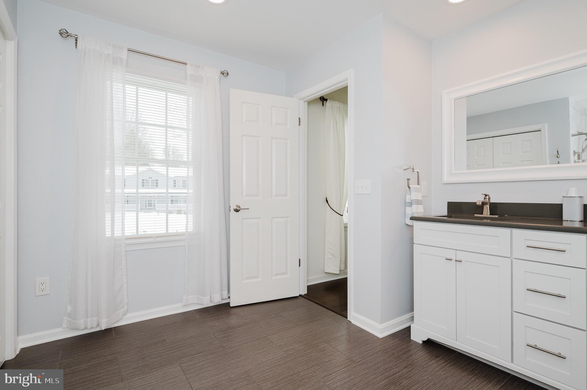 STRAWBERRY FIELDS - Residential