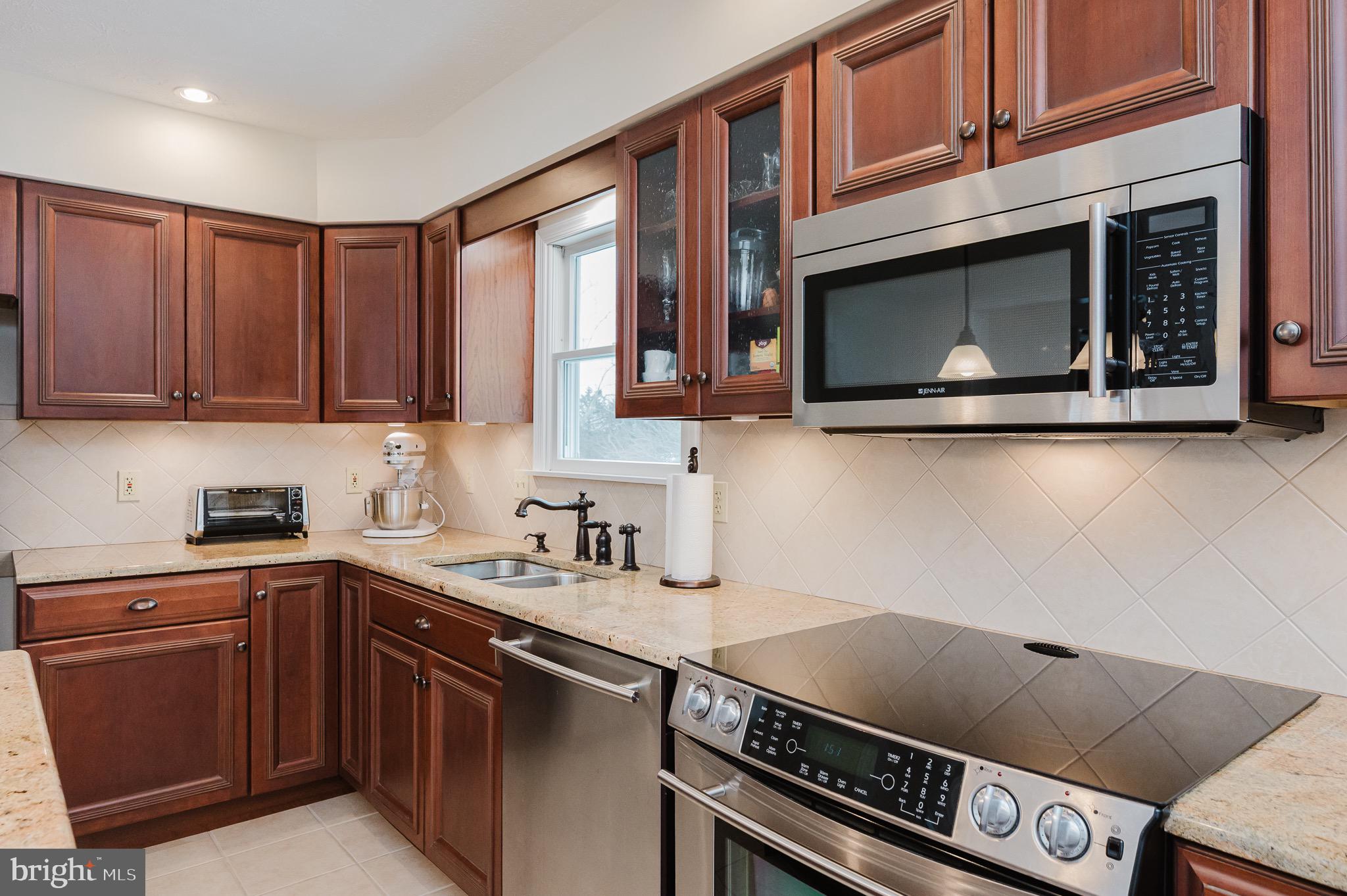 STRAWBERRY FIELDS - Residential