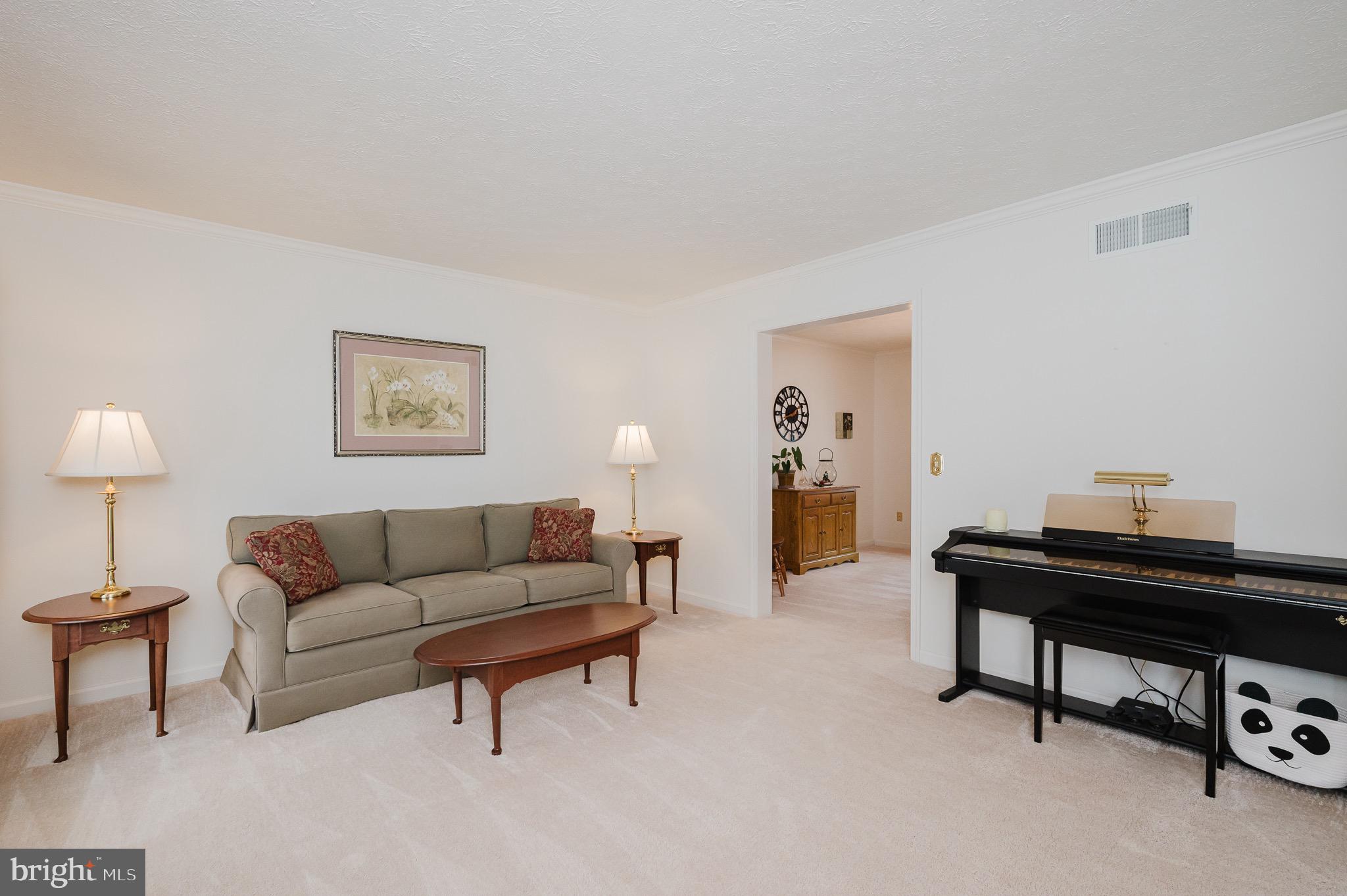 STRAWBERRY FIELDS - Residential